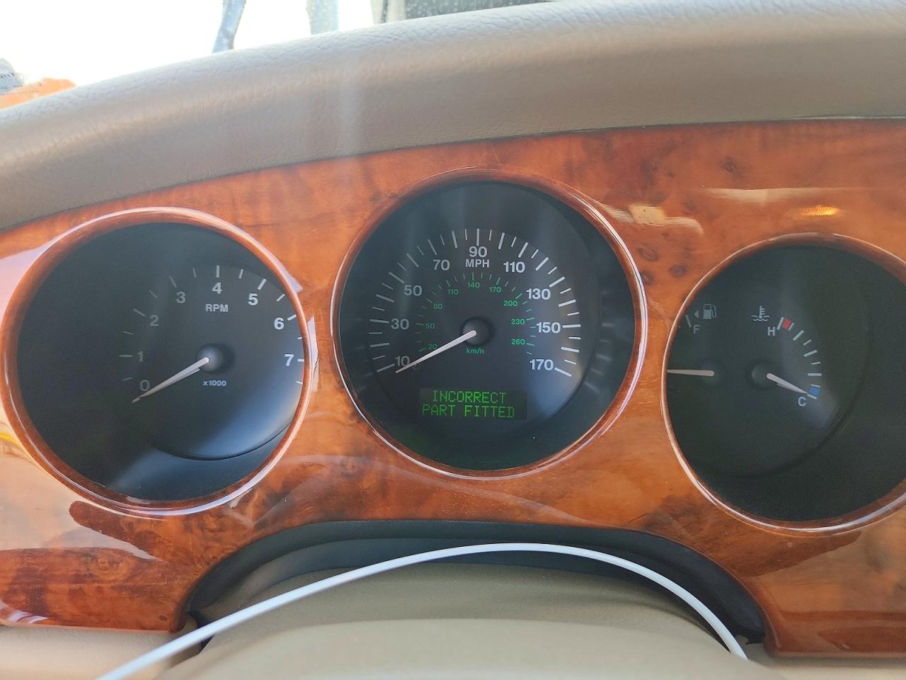 2000 Jaguar Xk8 White vin: SAJJA42C5YNA07934