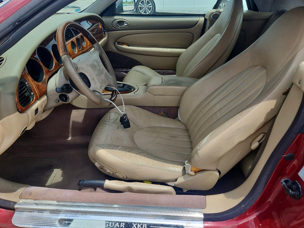 2000 Jaguar Xk8 Burgundy vin: SAJJA42C6YNA01804