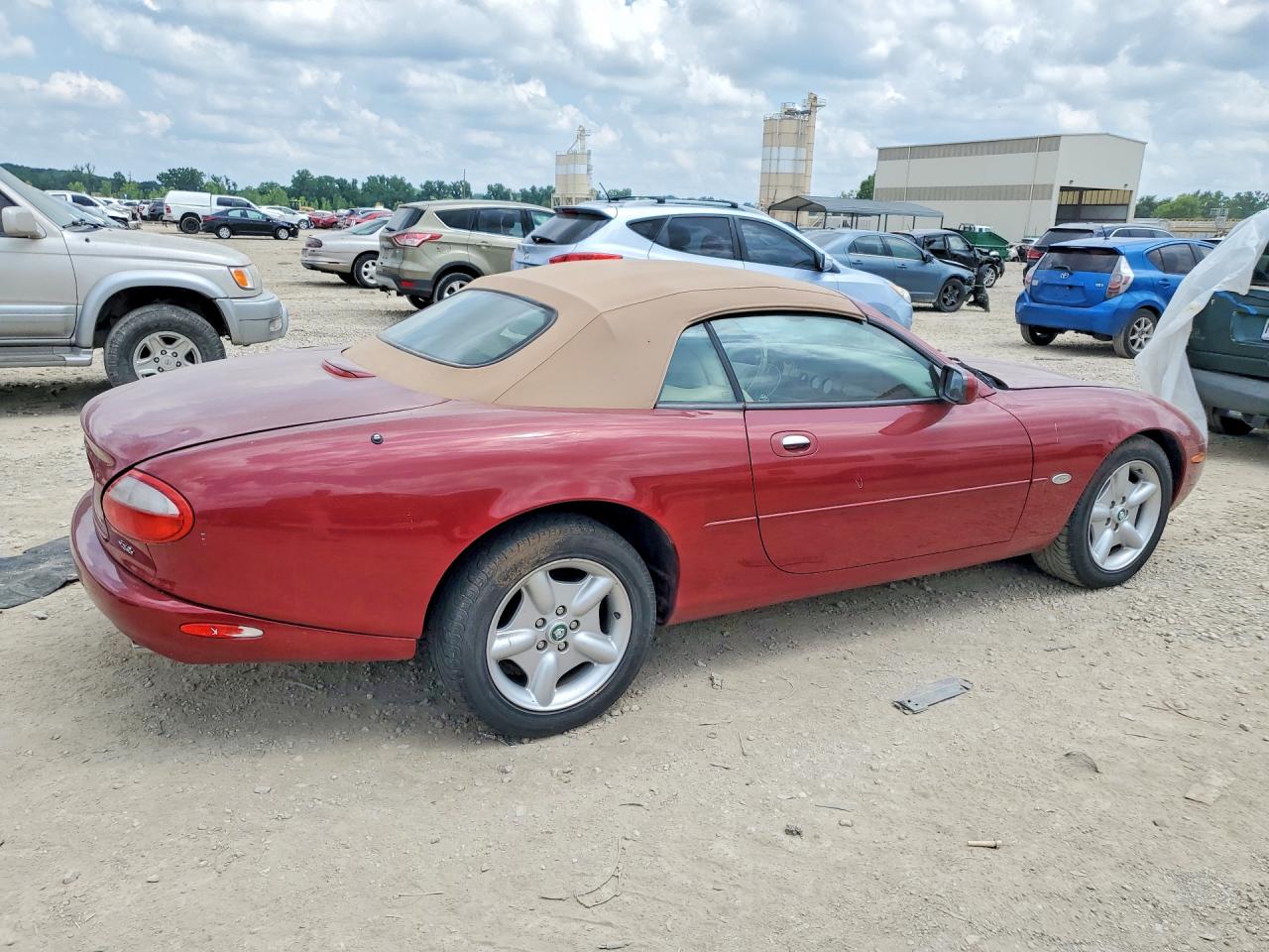 2000 Jaguar Xk8 Maroon vin: SAJJA42C7YNA03402