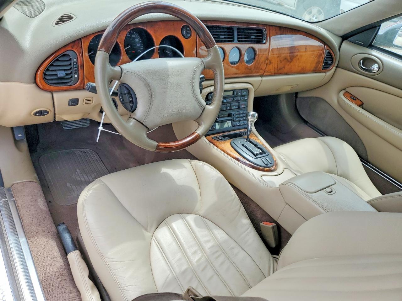 2000 Jaguar Xk8 Maroon vin: SAJJA42C7YNA03402