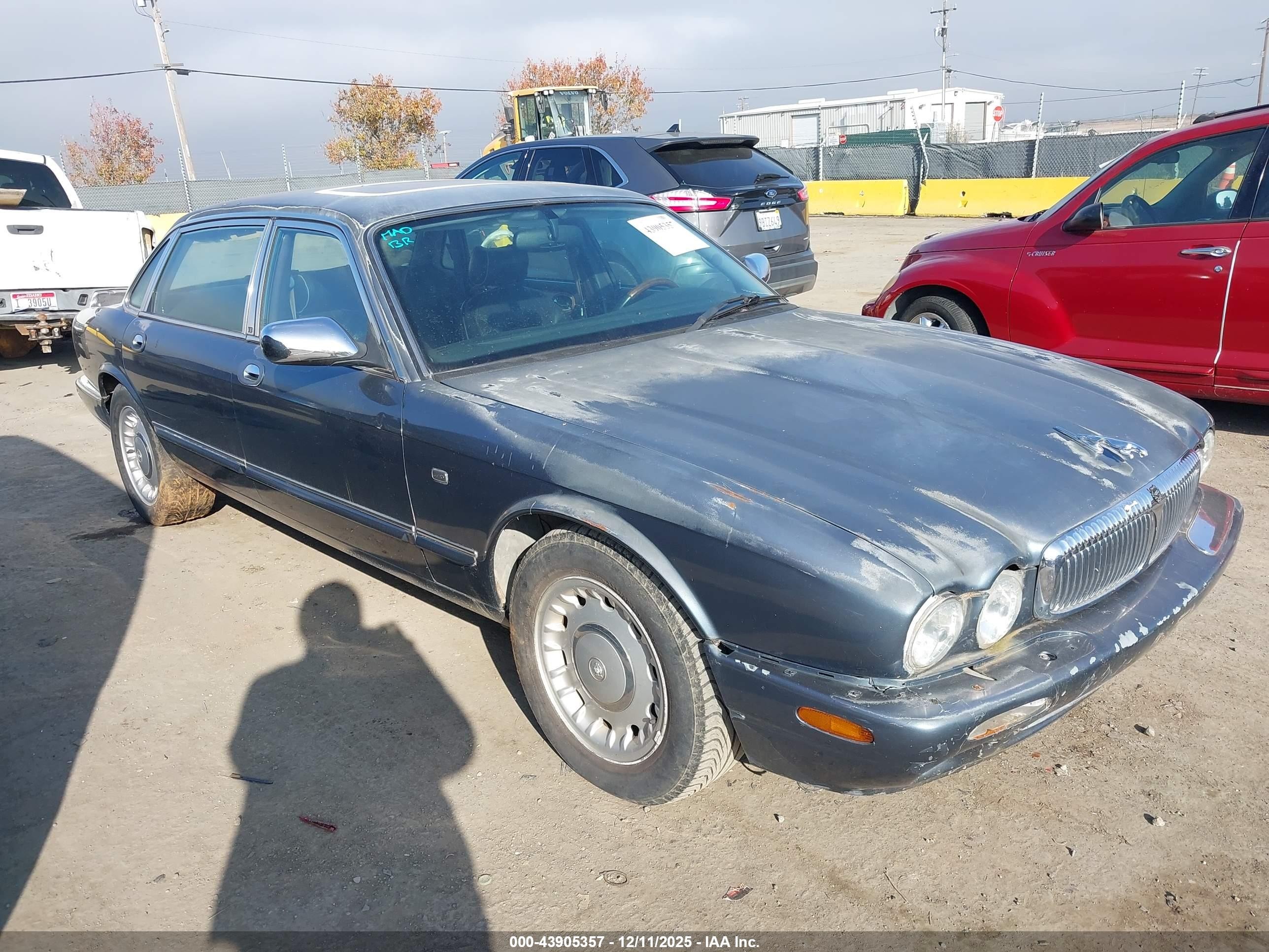 1999 Jaguar Xj8 Vanden Plas Silver vin: SAJKD6041XC876198