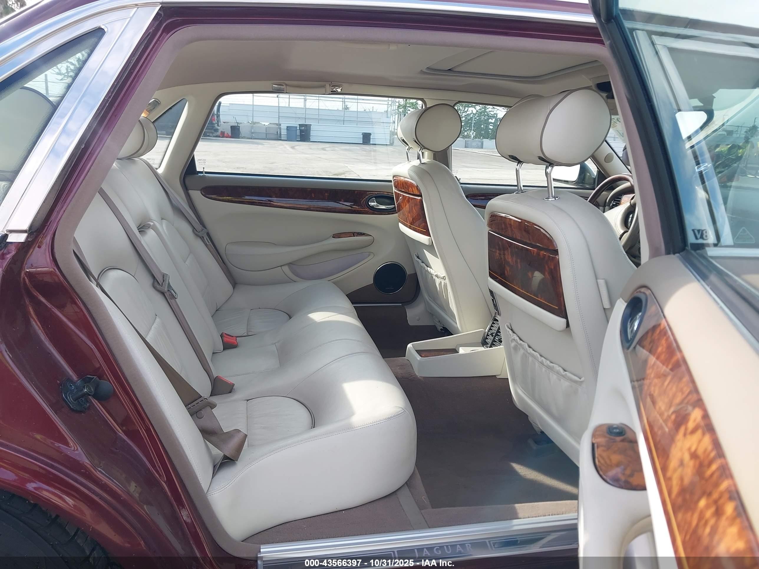 1999 Jaguar Xj8 Vanden Plas Burgundy vin: SAJKD6044XC872033