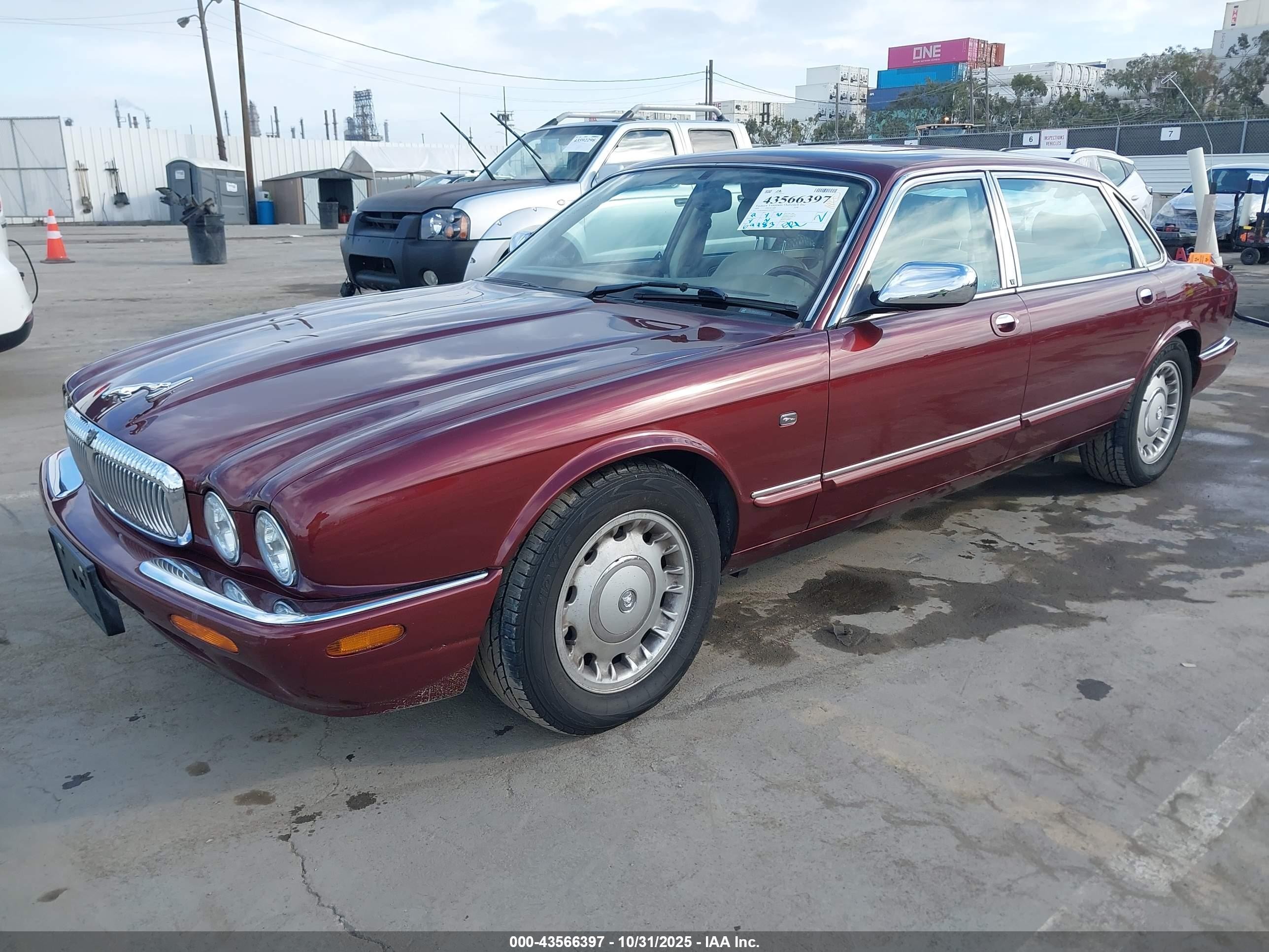 1999 Jaguar Xj8 Vanden Plas Burgundy vin: SAJKD6044XC872033