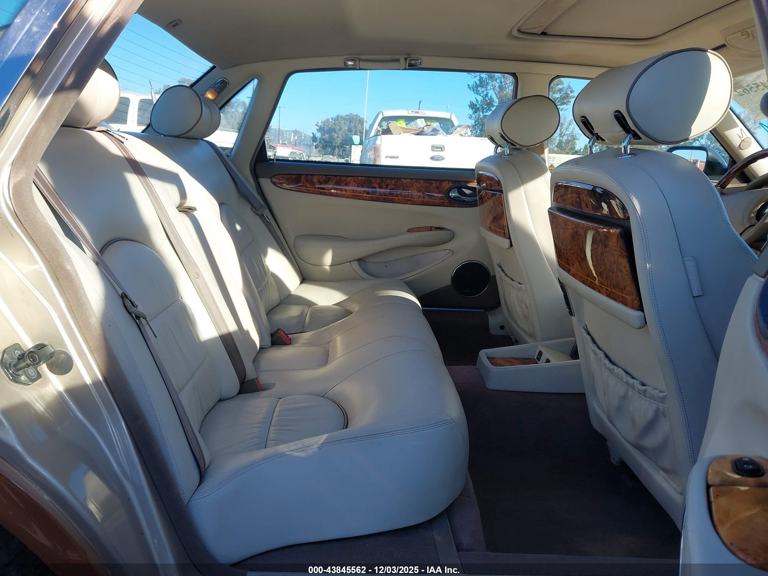 1999 Jaguar Xj8 Vanden Plas Orange vin: SAJKD6044XC874638