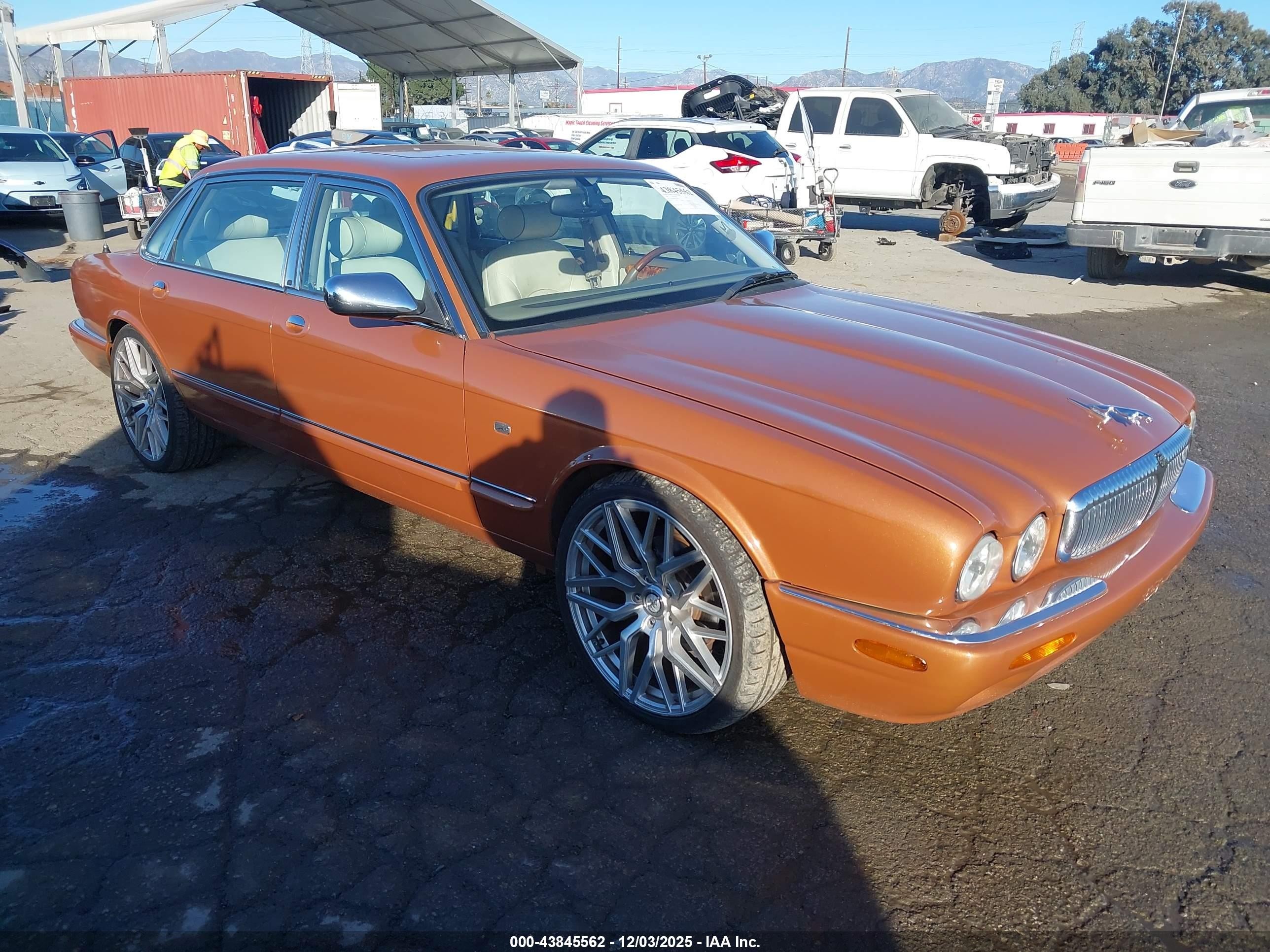 1999 Jaguar Xj8 Vanden Plas Orange vin: SAJKD6044XC874638