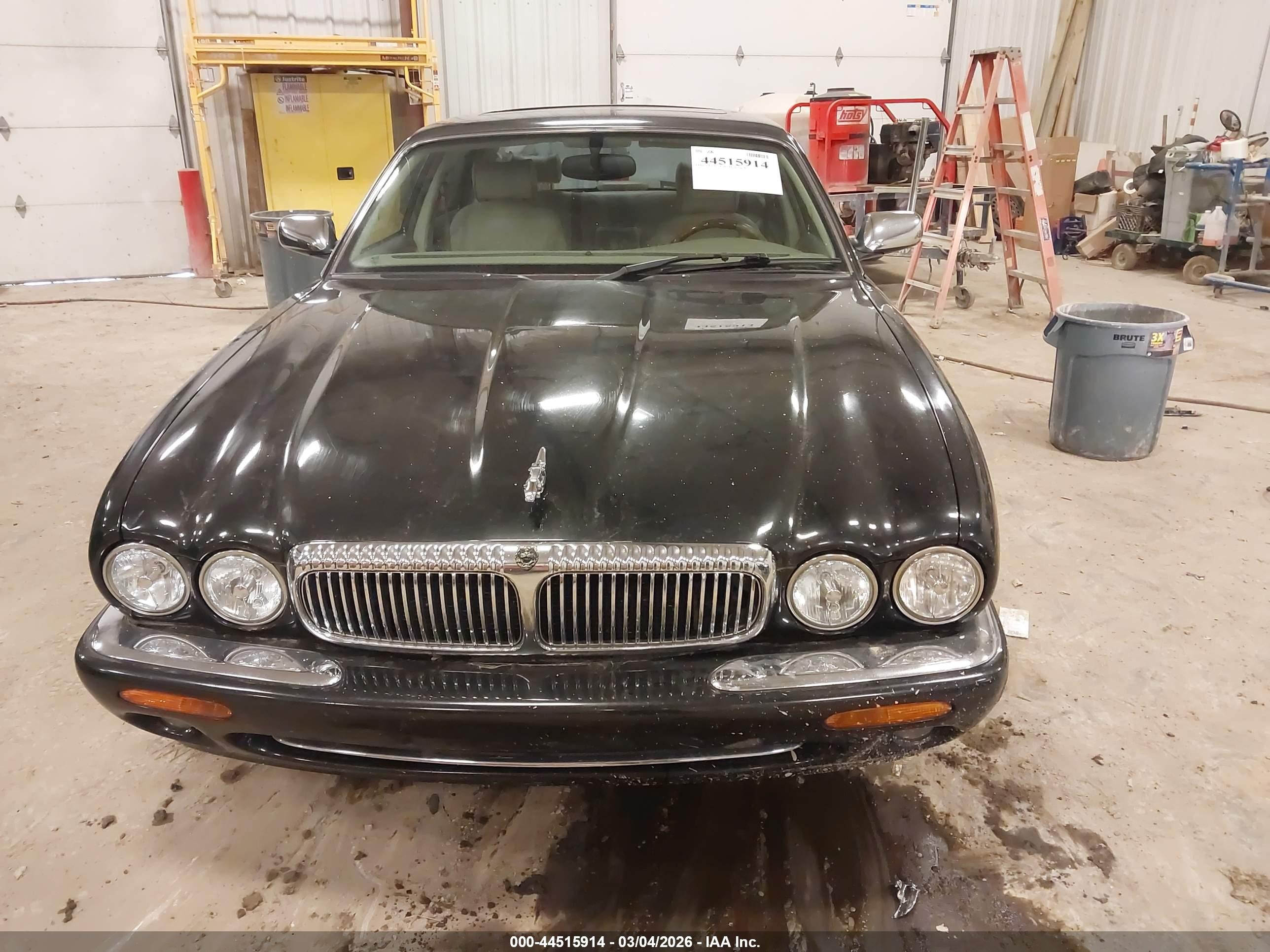 1999 Jaguar Xj8 Vanden Plas Black vin: SAJKD6045XC876527