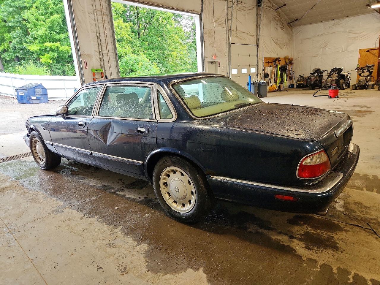 1998 Jaguar Vandenplas Blue vin: SAJKN6246WC853007