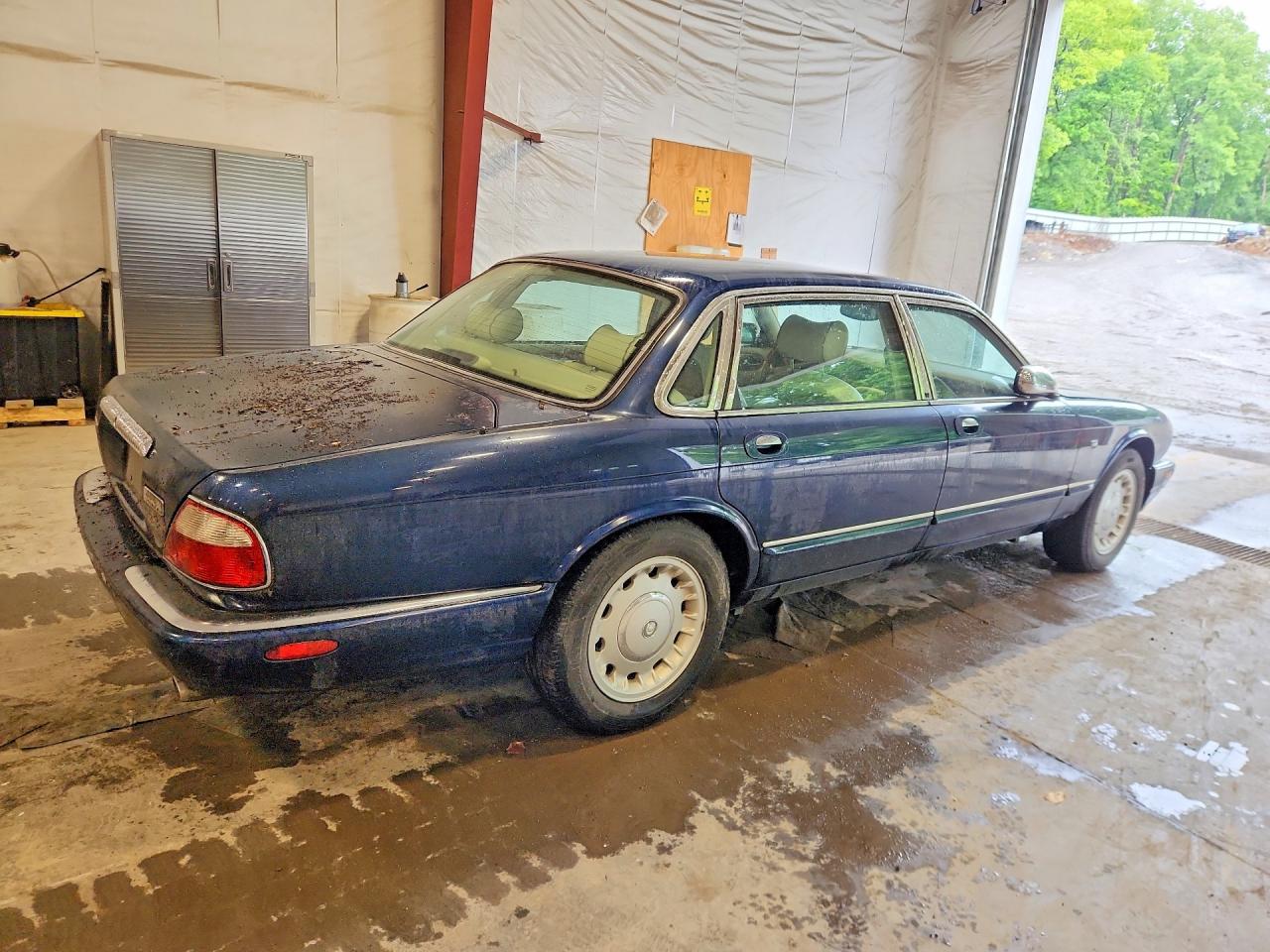 1998 Jaguar Vandenplas Blue vin: SAJKN6246WC853007