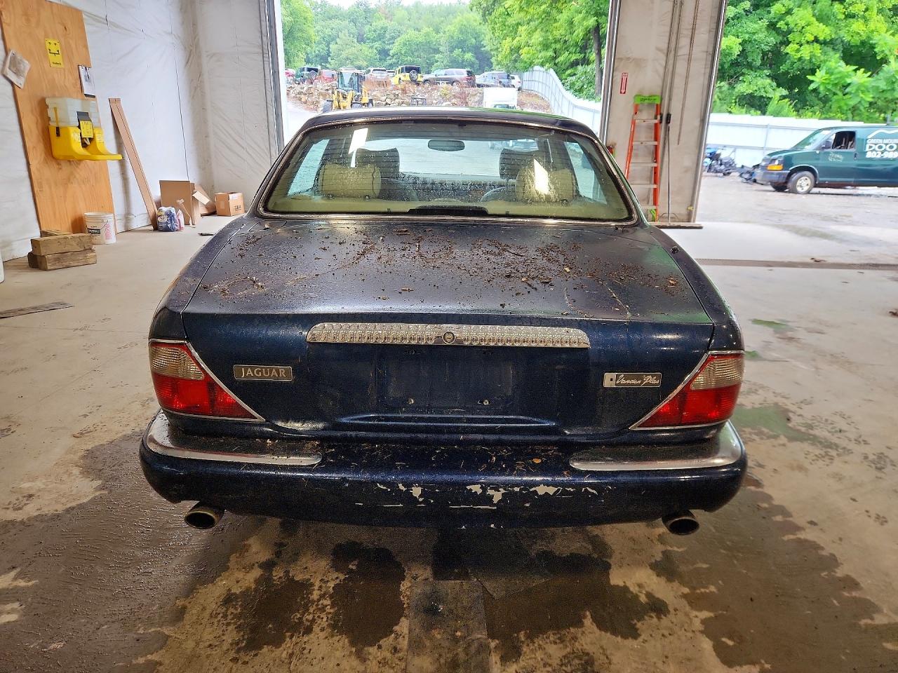 1998 Jaguar Vandenplas Blue vin: SAJKN6246WC853007