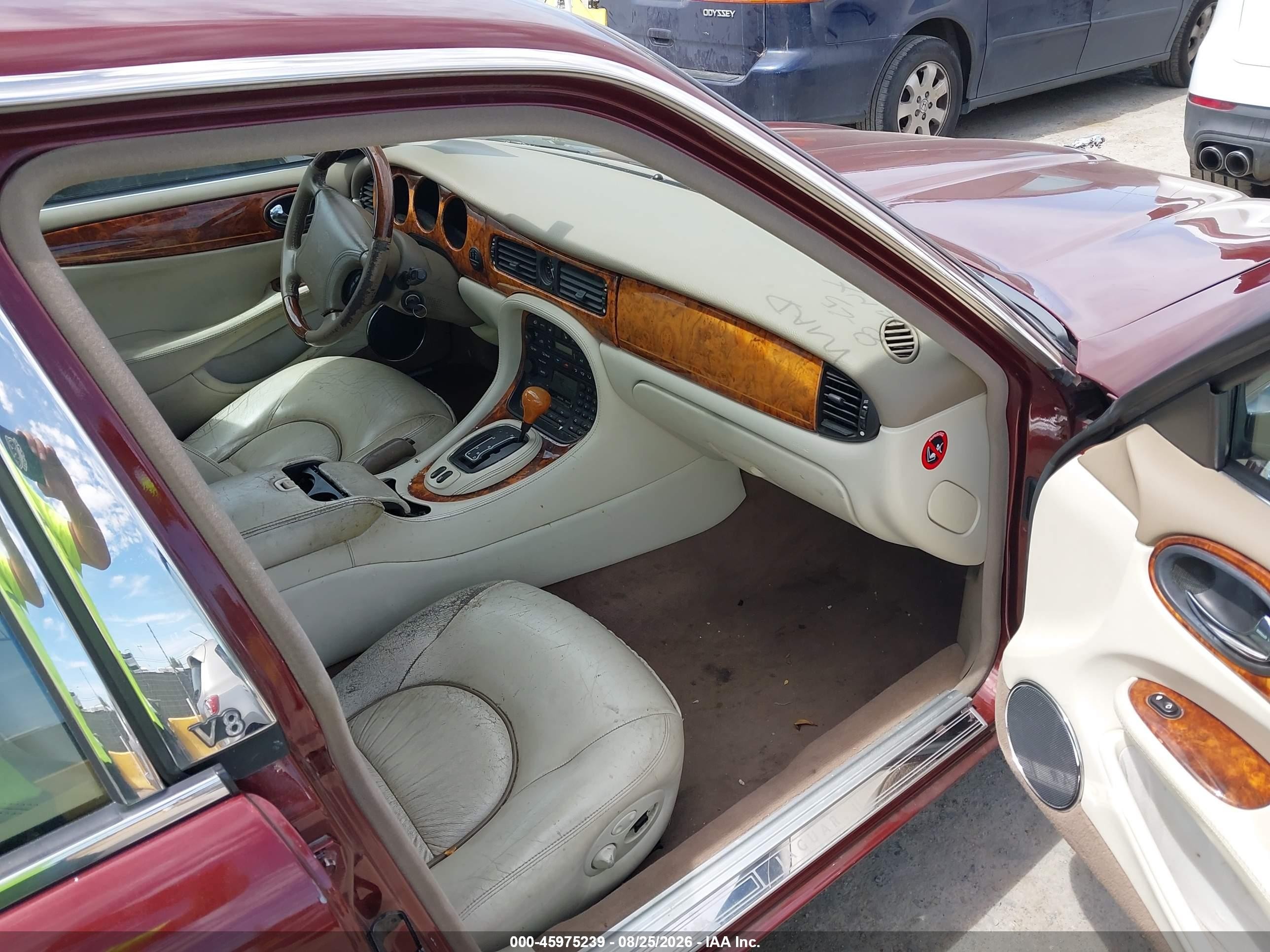 1999 Jaguar Xj8 Vanden Plas Burgundy vin: SAJKX6042XC863516