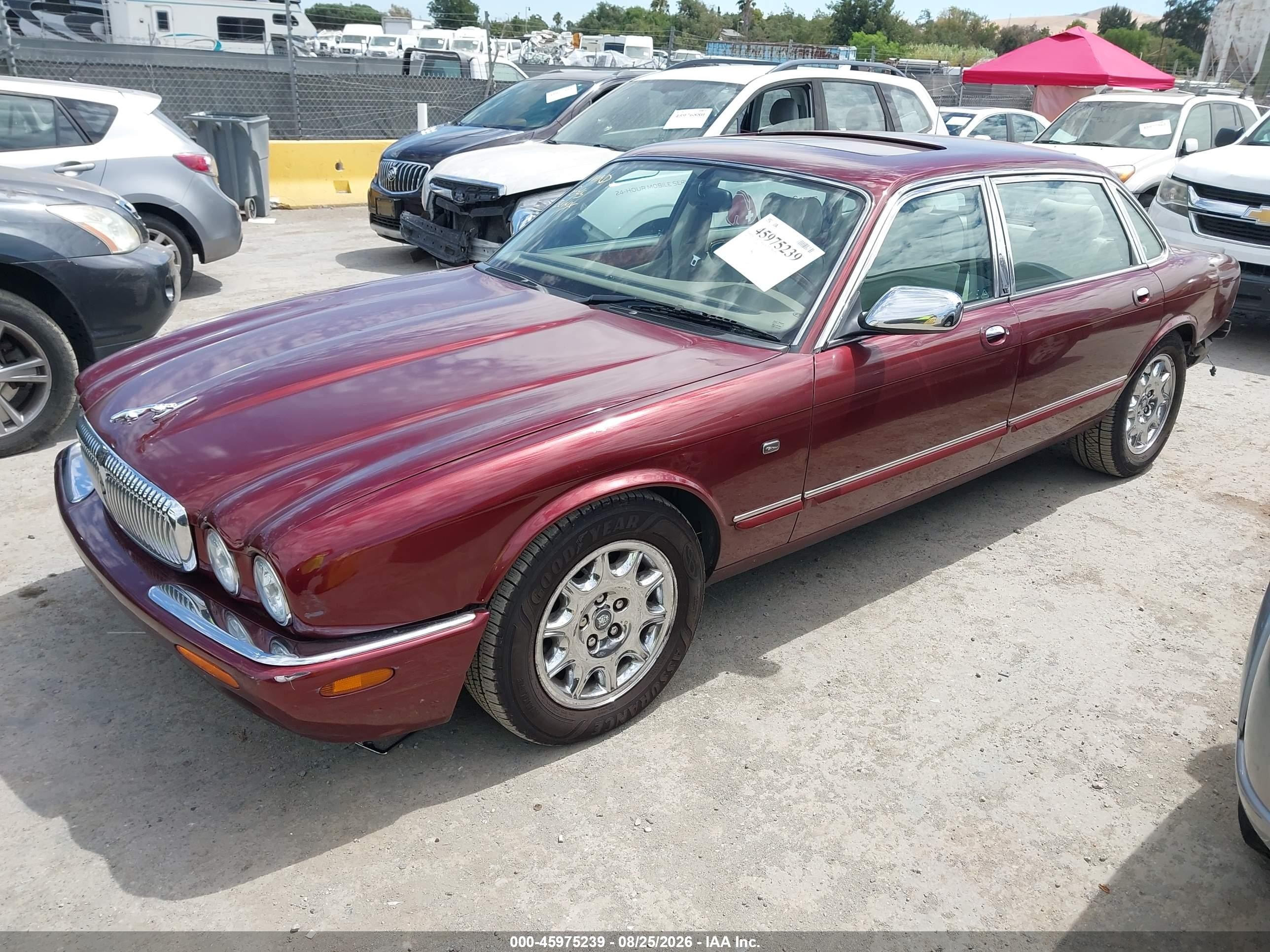 1999 Jaguar Xj8 Vanden Plas Burgundy vin: SAJKX6042XC863516