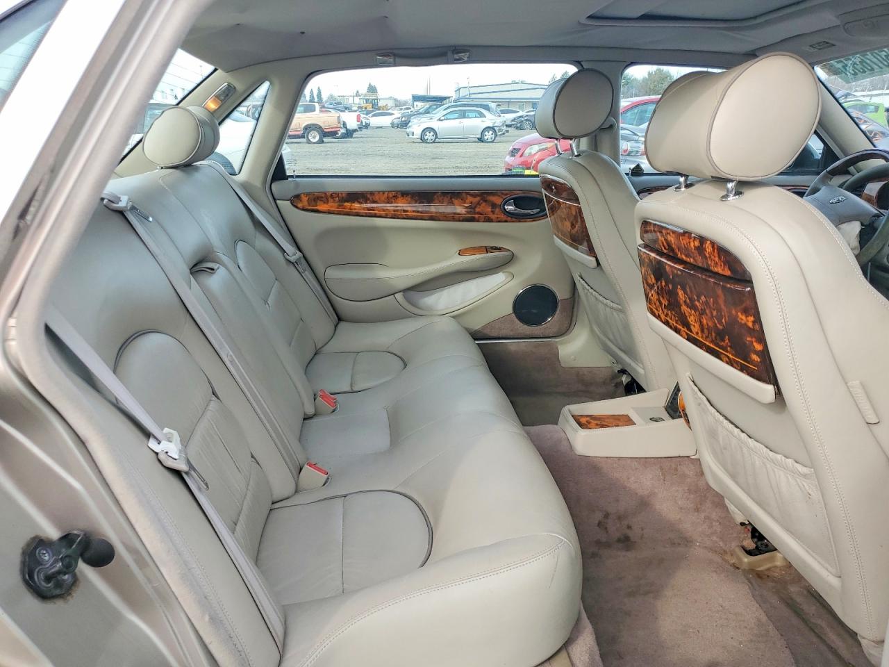 1998 Jaguar Vandenplas Majestic Gold vin: SAJKX6240WC816545