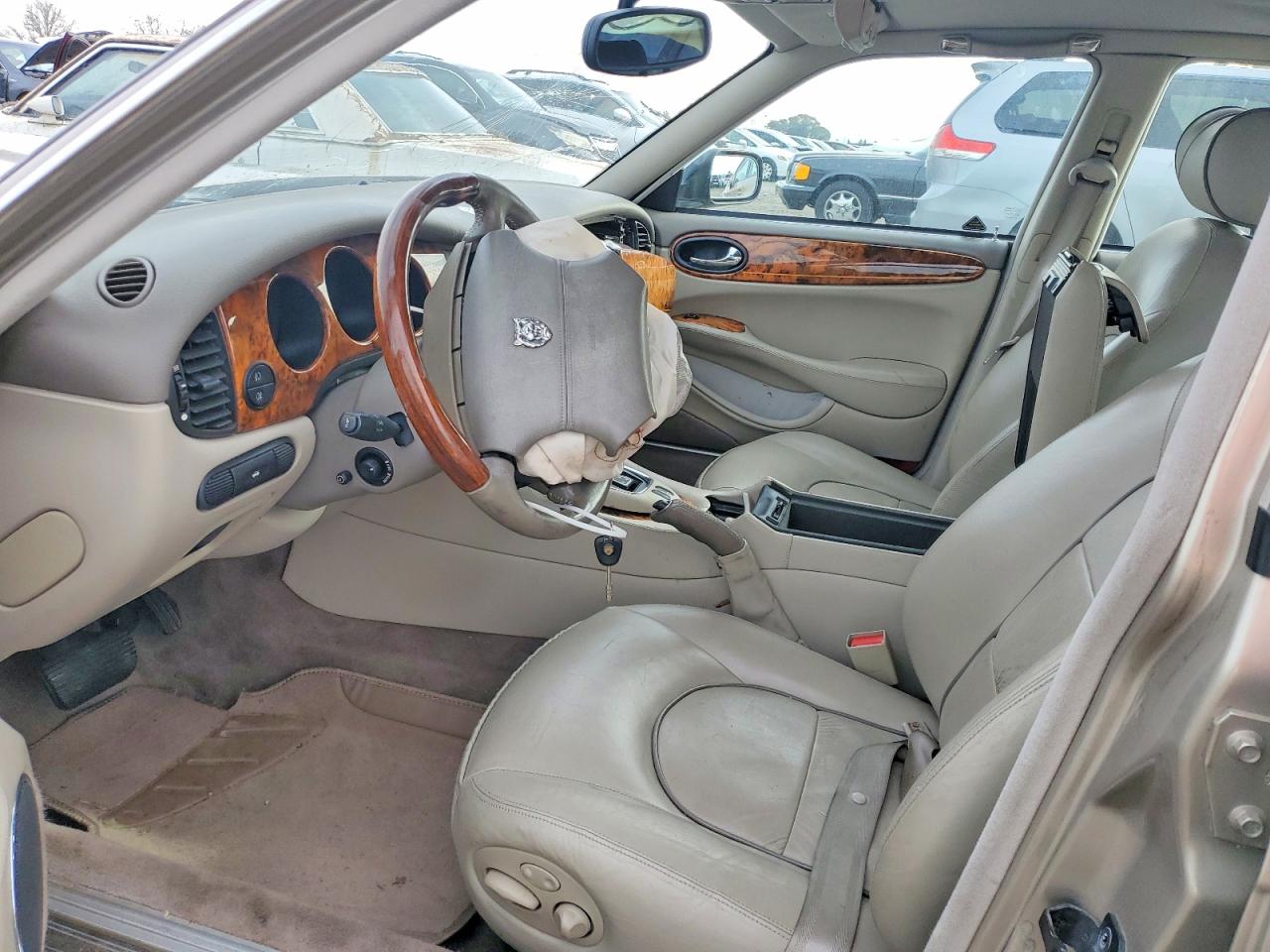 1998 Jaguar Vandenplas Majestic Gold vin: SAJKX6240WC816545