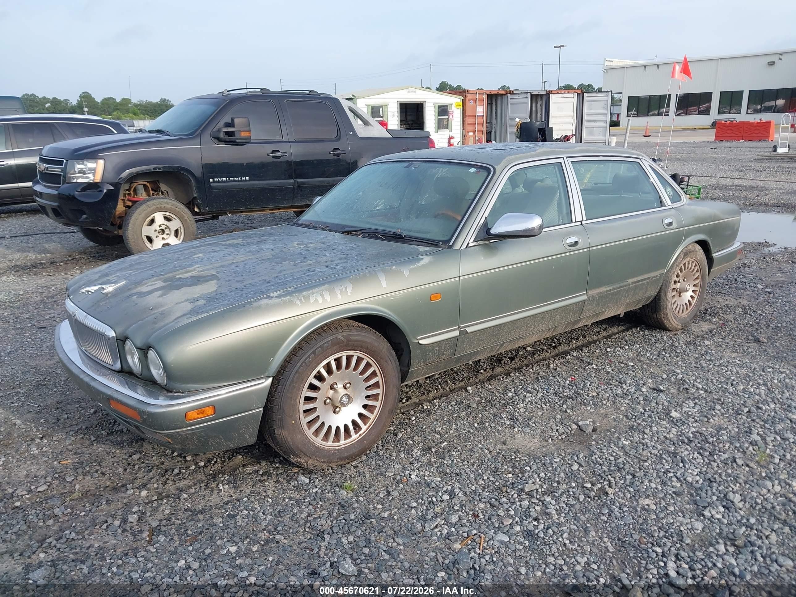 1996 Jaguar Vandenplas   Green vin: SAJKX6244TC776417
