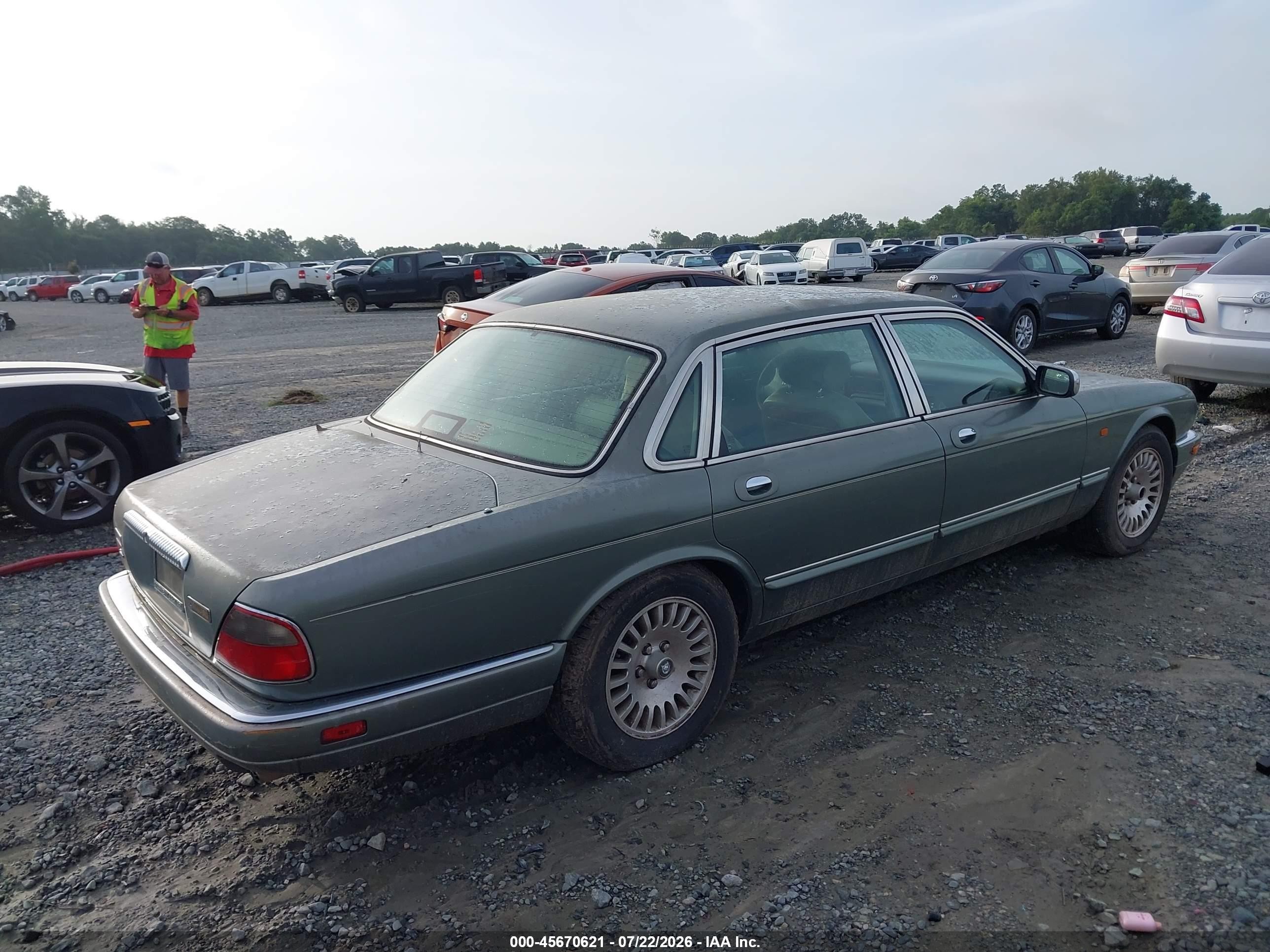 1996 Jaguar Vandenplas   Green vin: SAJKX6244TC776417