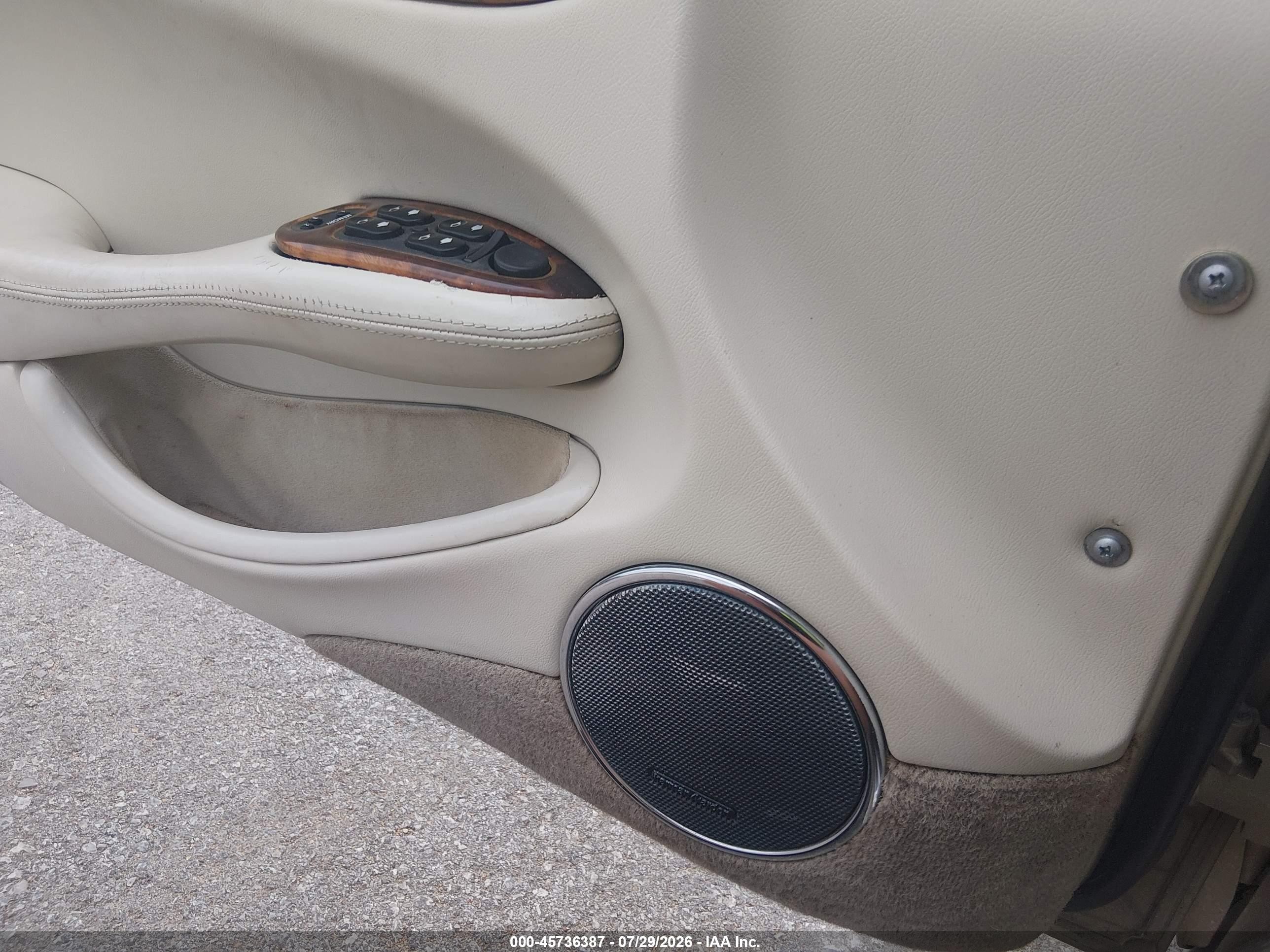 1998 Jaguar Xj8 Vanden Plas Золотой vin: SAJKX6244WC837950