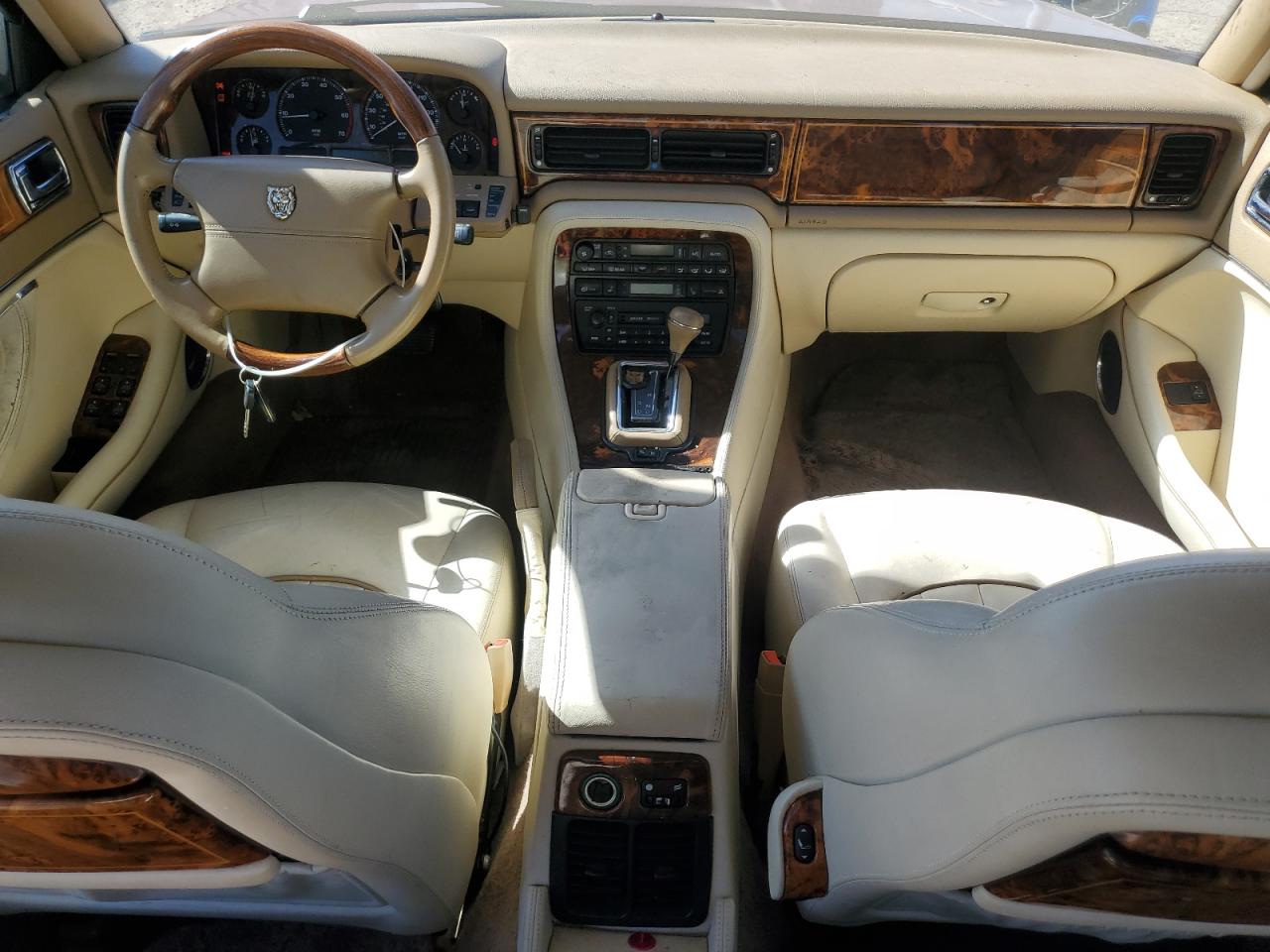 1996 Jaguar Vandenplas Red vin: SAJKX6245TC783604
