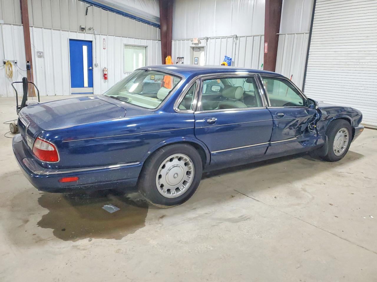 1998 Jaguar Vandenplas Blue vin: SAJKX624XWC821039