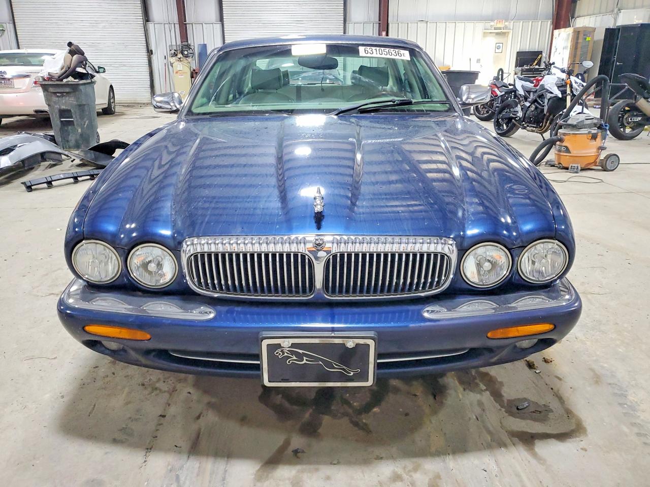 1998 Jaguar Vandenplas Blue vin: SAJKX624XWC821039