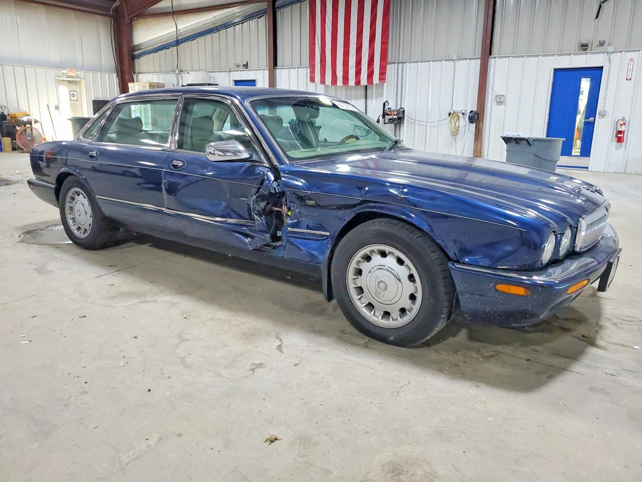 1998 Jaguar Vandenplas Blue vin: SAJKX624XWC821039