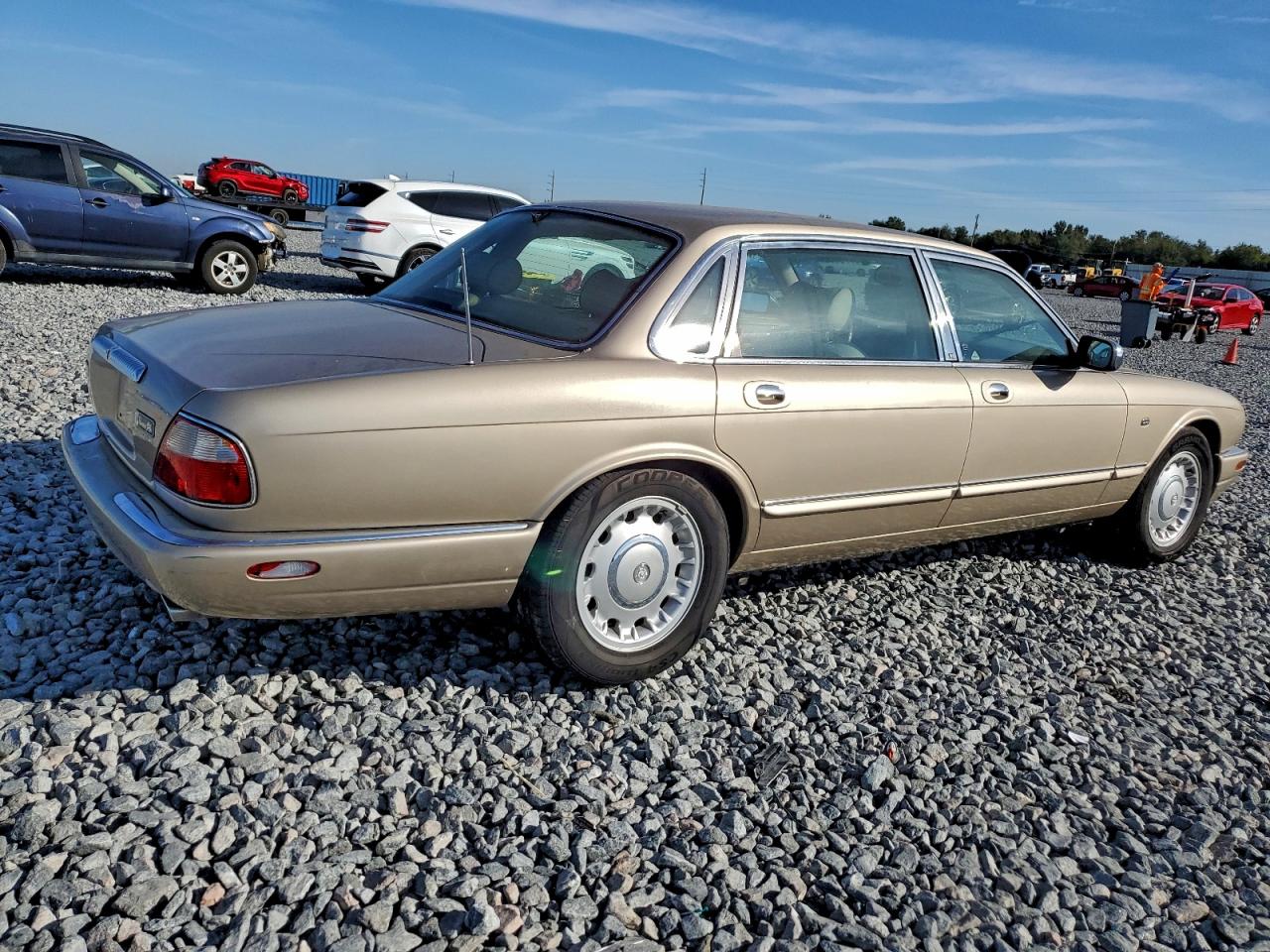 1998 Jaguar Vandenplas Tan vin: SAJKX624XWC828301