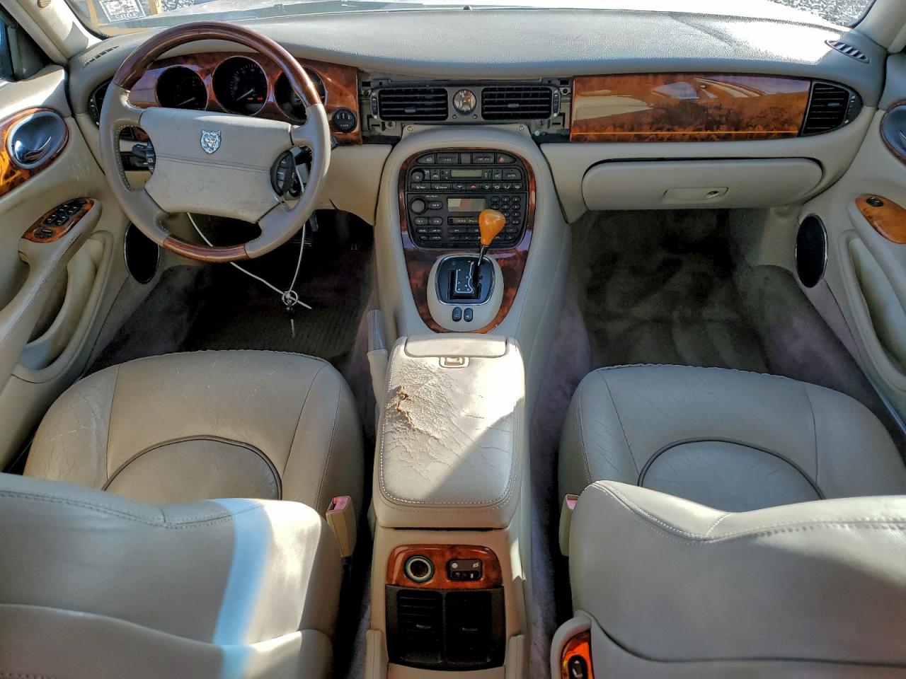 1998 Jaguar Vandenplas Tan vin: SAJKX624XWC828301