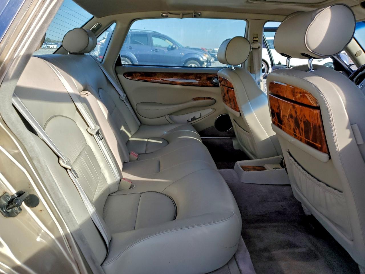 1998 Jaguar Vandenplas Tan vin: SAJKX624XWC828301