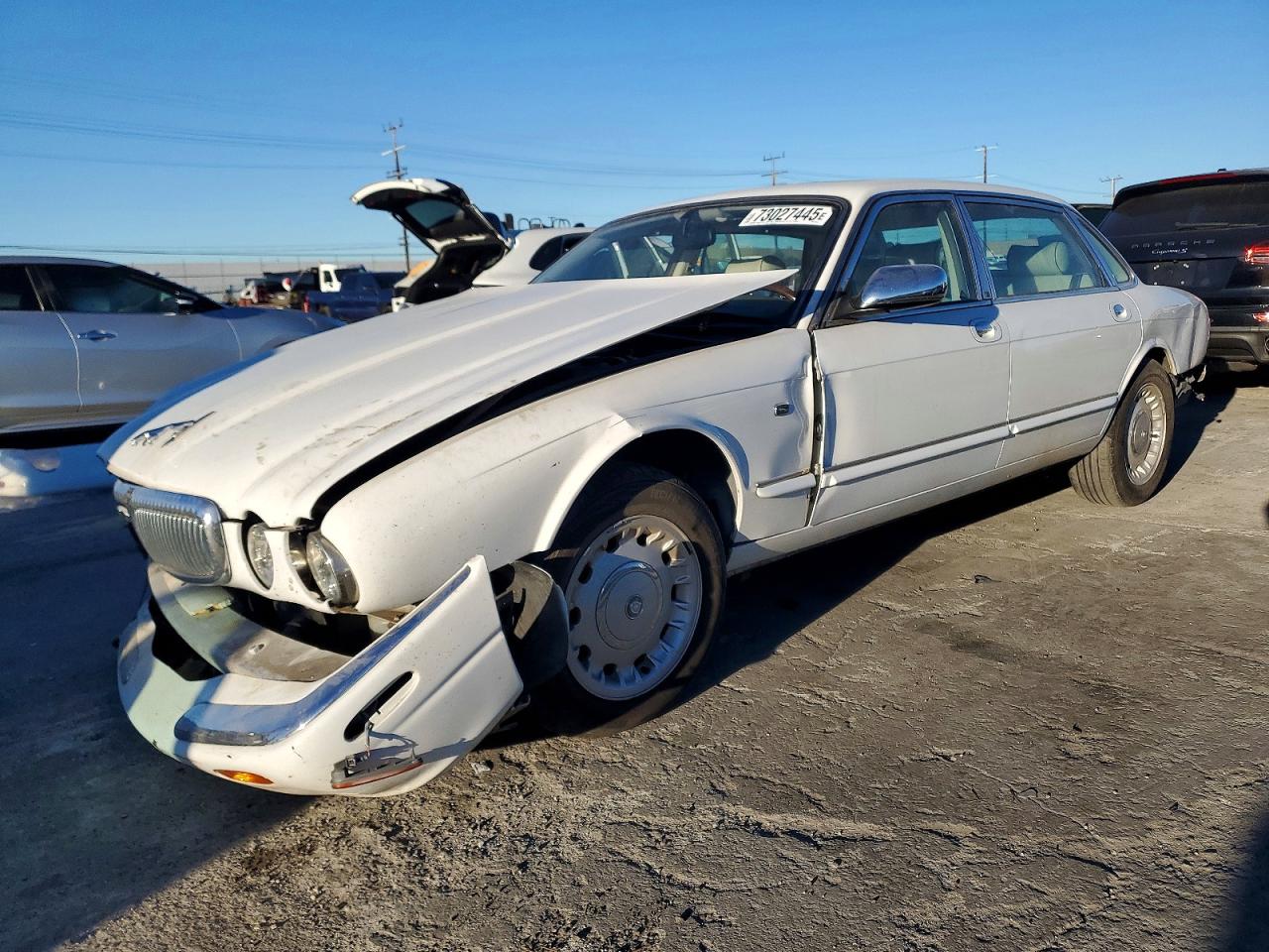 1998 Jaguar Vandenplas White vin: SAJKX624XWC841274