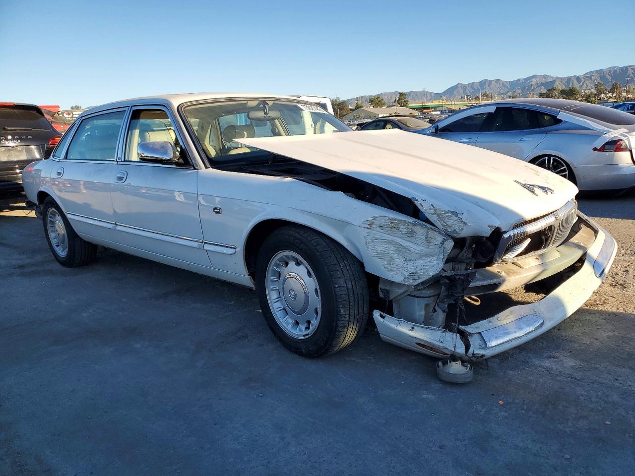 1998 Jaguar Vandenplas White vin: SAJKX624XWC841274