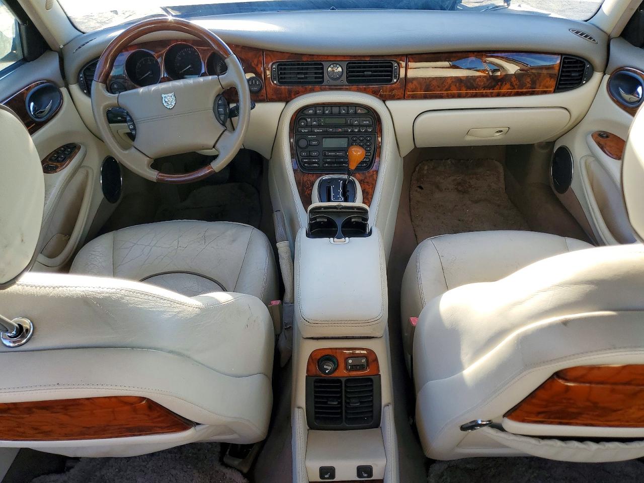 1998 Jaguar Vandenplas White vin: SAJKX624XWC841274