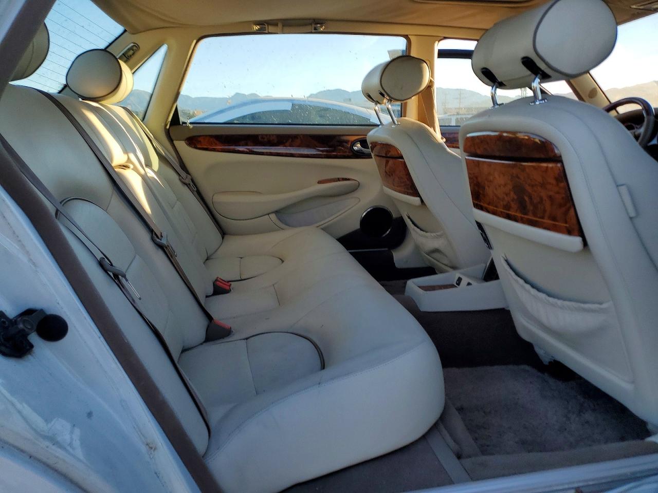 1998 Jaguar Vandenplas White vin: SAJKX624XWC841274