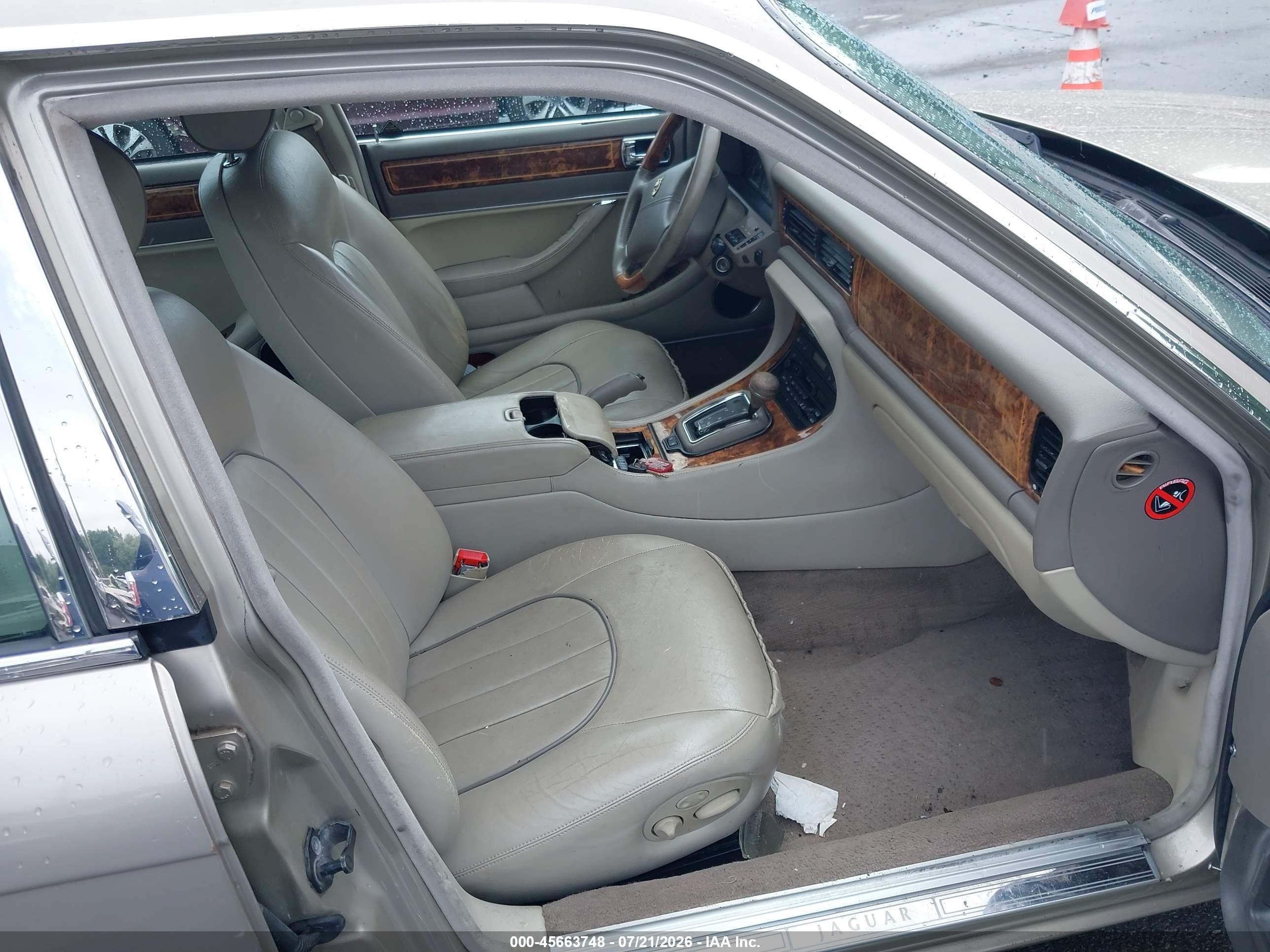 1996 Jaguar Vandenplas   Золотой vin: SAJKX6744TC771730