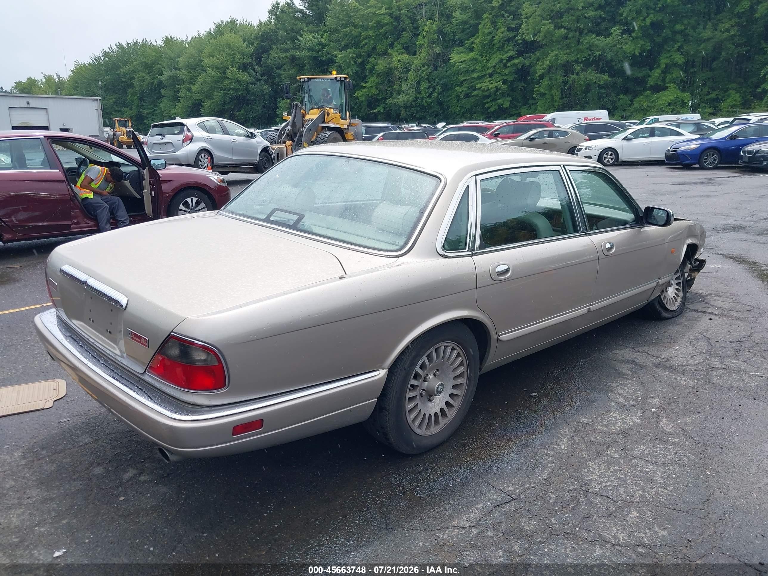 1996 Jaguar Vandenplas   Золотой vin: SAJKX6744TC771730