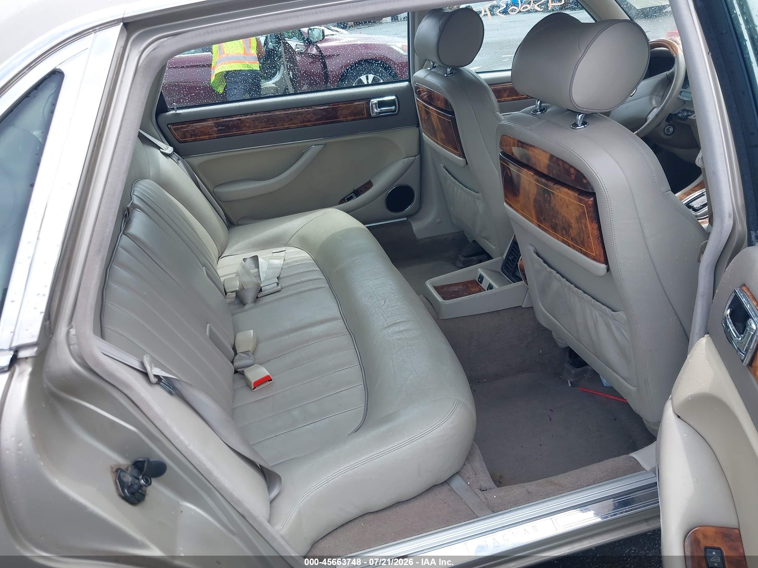 1996 Jaguar Vandenplas   Золотой vin: SAJKX6744TC771730