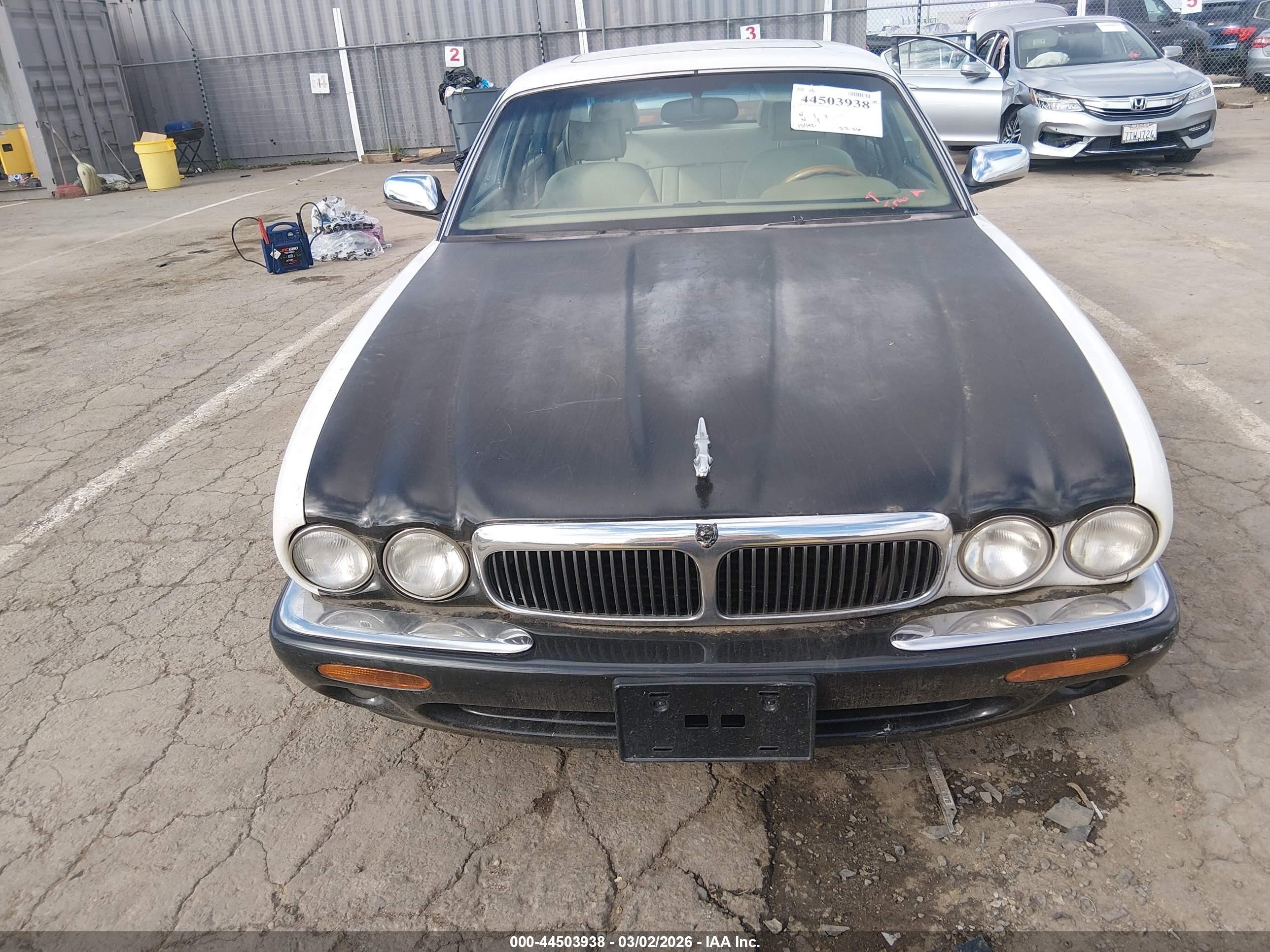 1996 Jaguar Vandenplas   White vin: SAJKX6747TC764674