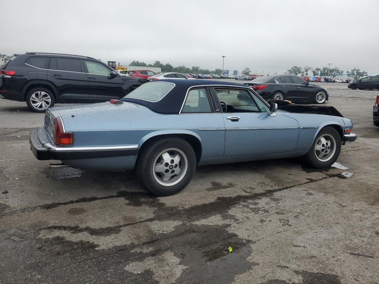 1987 Jaguar Xjsc He   Blue vin: SAJNV3845HC135065