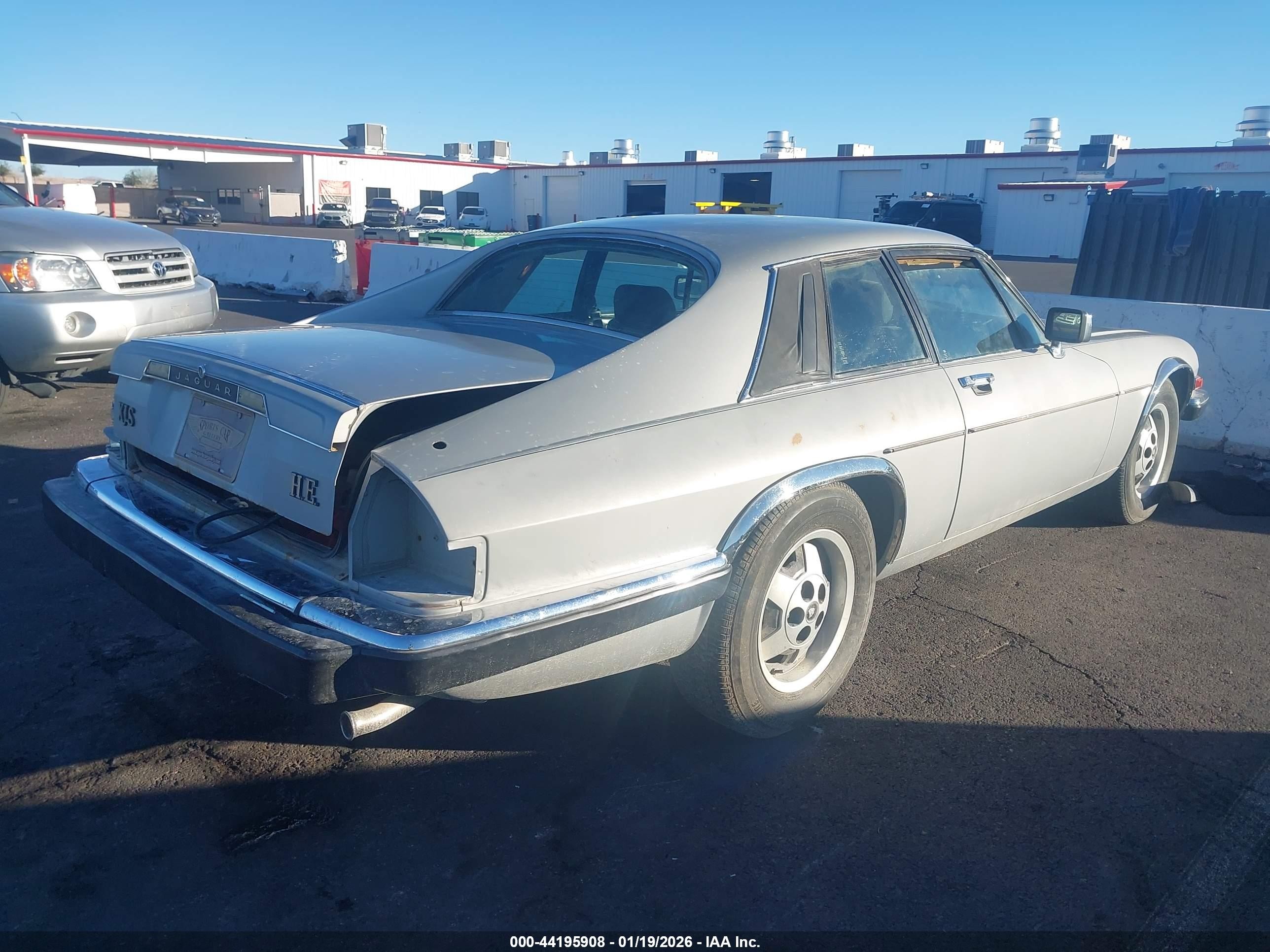 1985 Jaguar Xjs   Silver vin: SAJNV5843FC117768