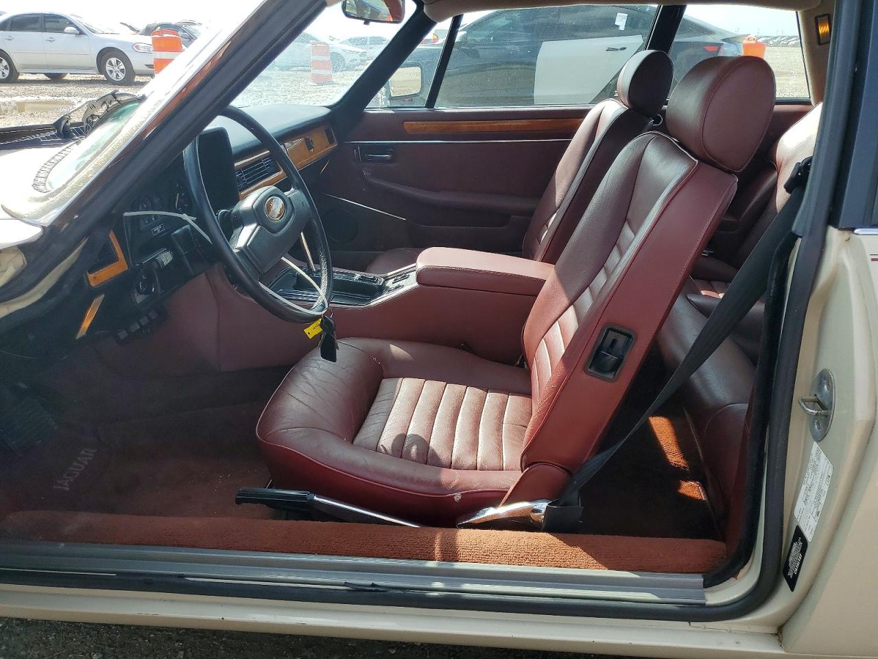 1984 Jaguar Xjs Beige vin: SAJNV5846EC117052