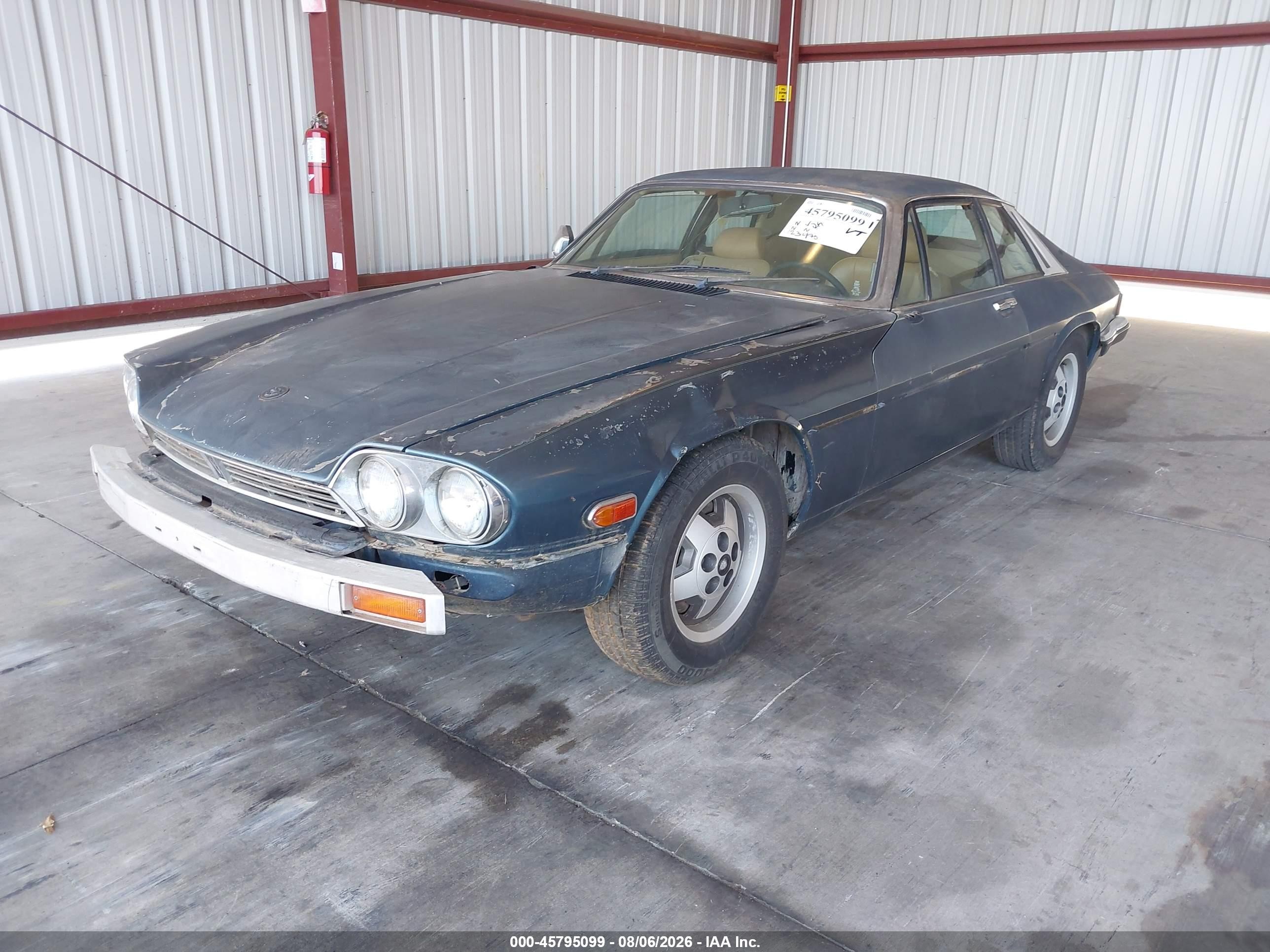1985 Jaguar Xjs   Blue vin: SAJNV5846FC121880