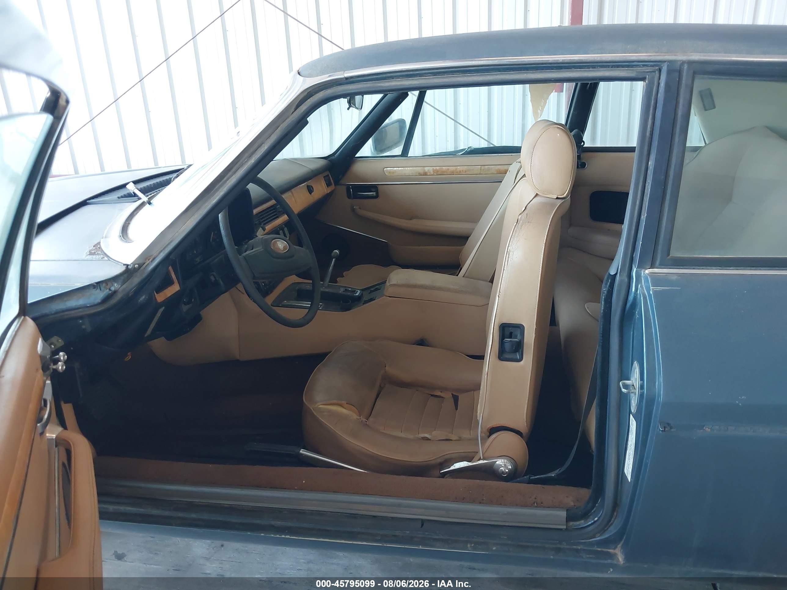 1985 Jaguar Xjs   Blue vin: SAJNV5846FC121880