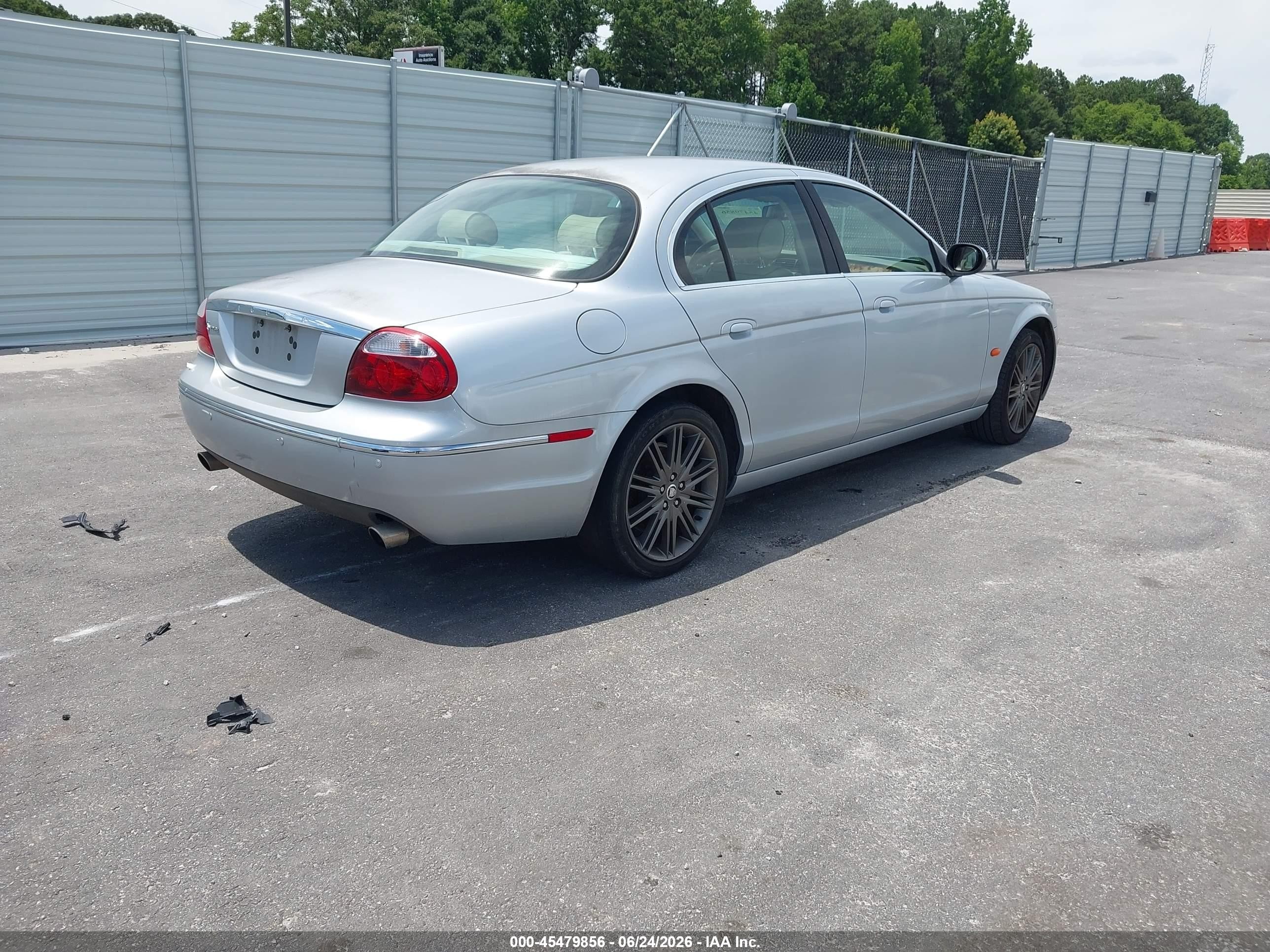 2008 Jaguar S-type 3.0 V6 Silver vin: SAJWA01A08FN89088