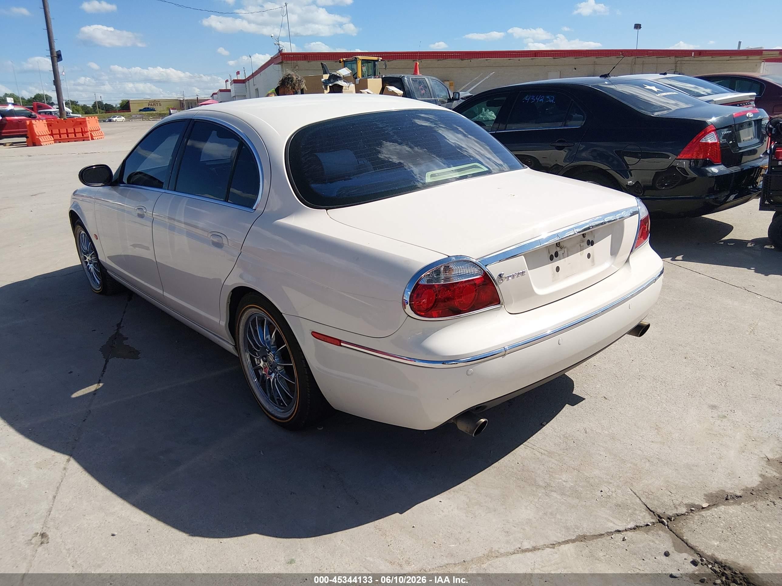 2007 Jaguar S-type 3.0 V6 Cream vin: SAJWA01A27FN78642