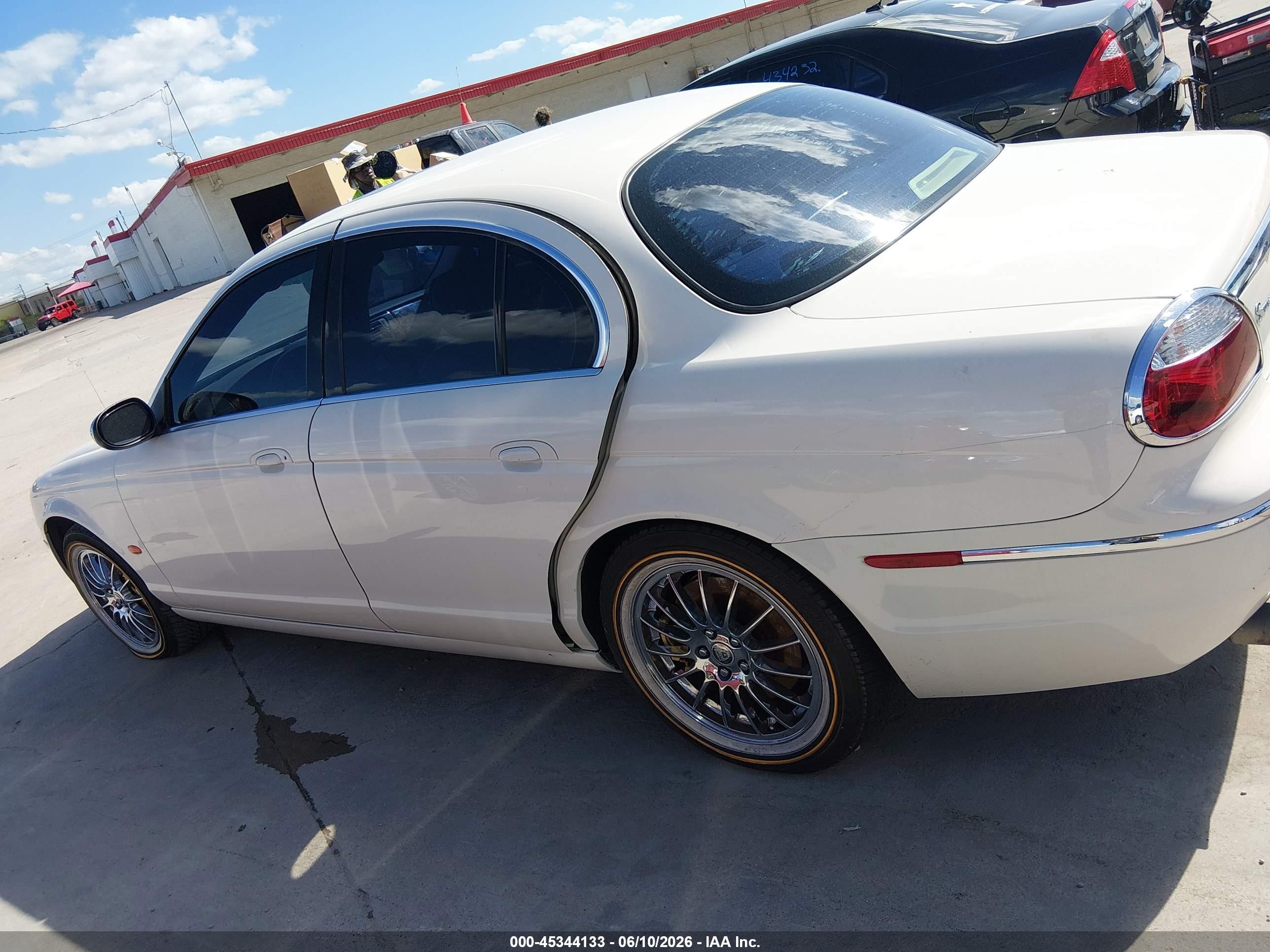 2007 Jaguar S-type 3.0 V6 Cream vin: SAJWA01A27FN78642