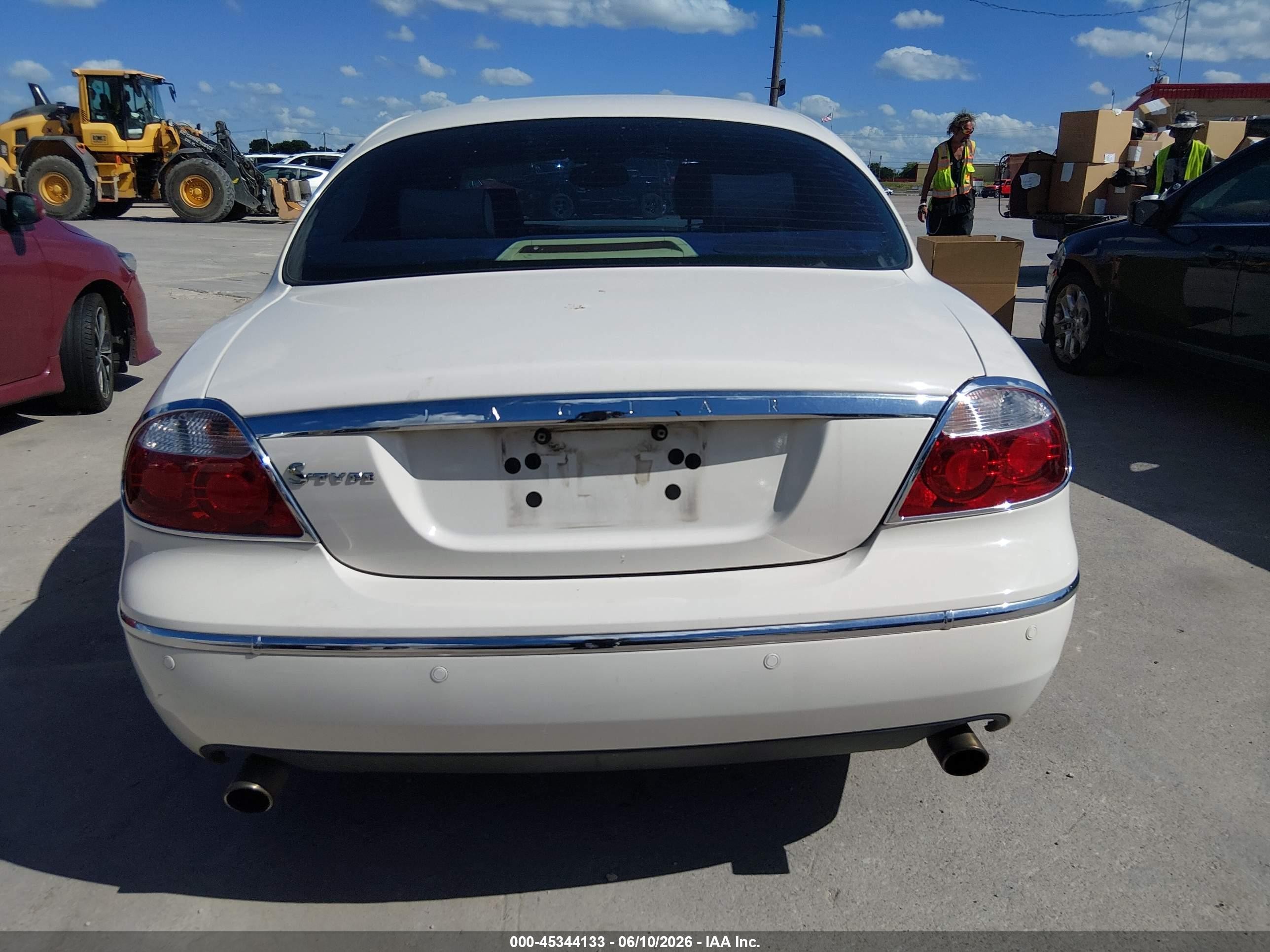 2007 Jaguar S-type 3.0 V6 Cream vin: SAJWA01A27FN78642