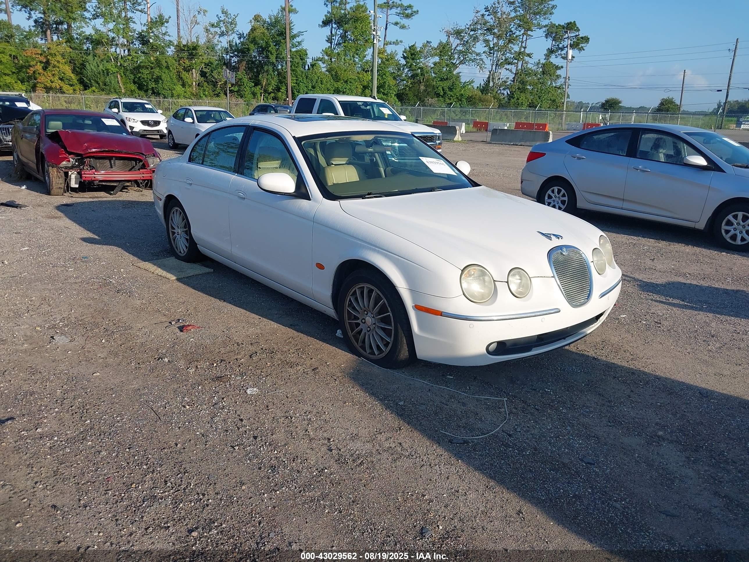 SAJWA01A36FN52663