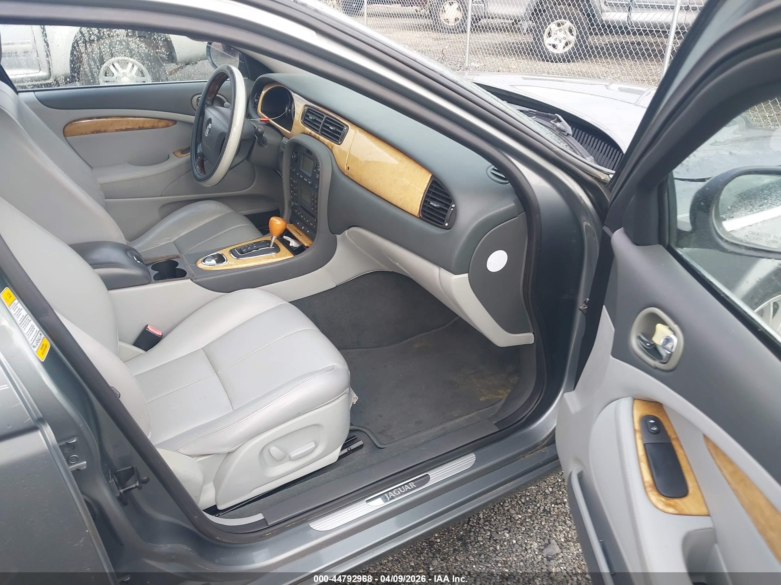 2006 Jaguar S-type 3.0l V6 Gray vin: SAJWA01A56FN57234