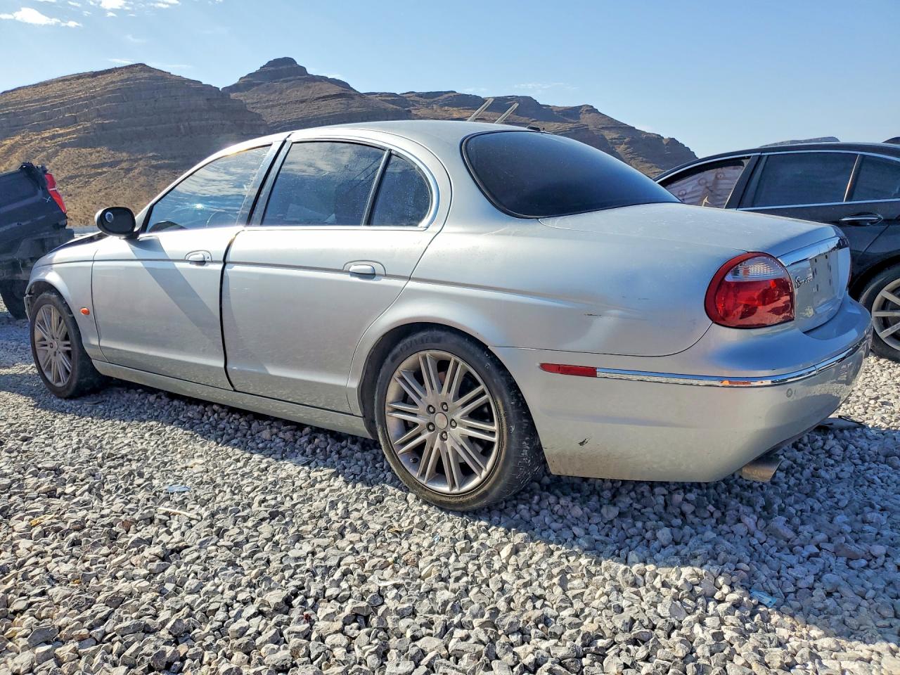 2006 Jaguar S-type Silver vin: SAJWA01A66FN67478
