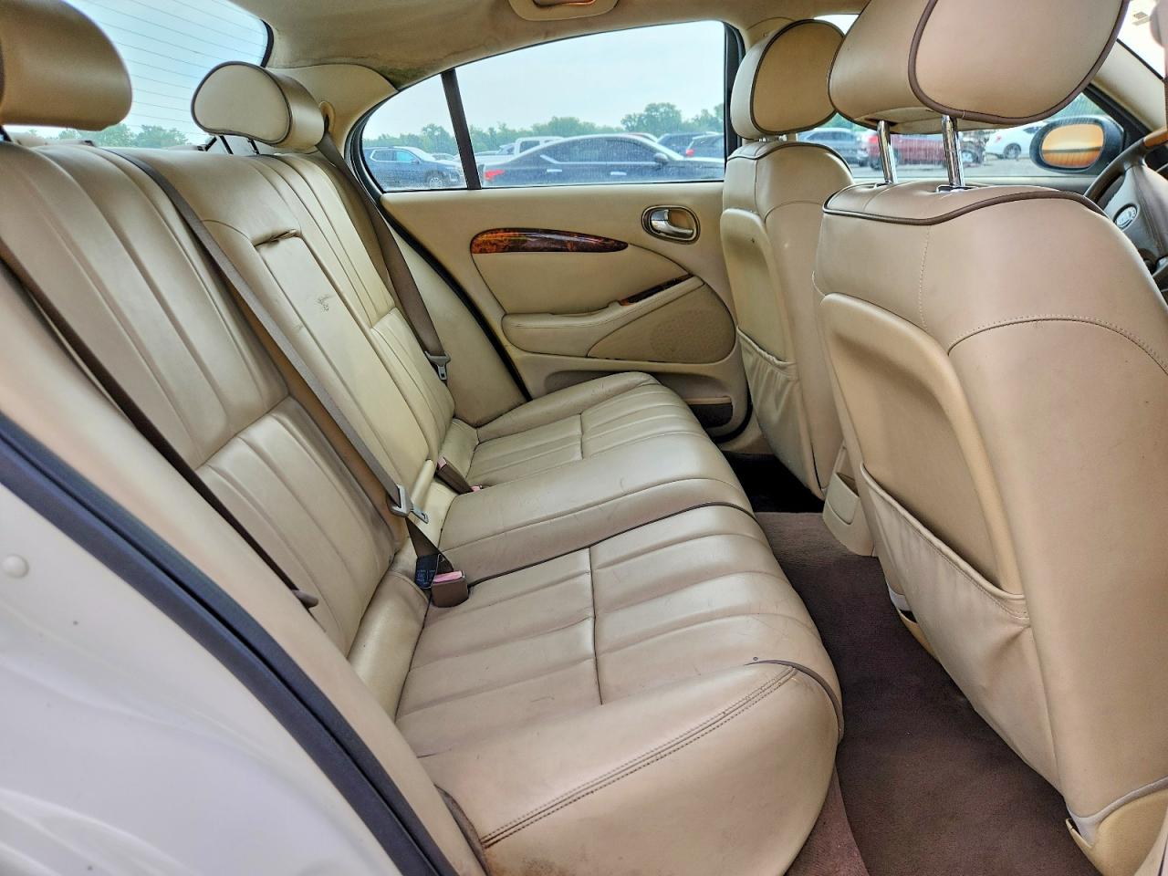 2007 Jaguar S-type White vin: SAJWA01A77FN77079