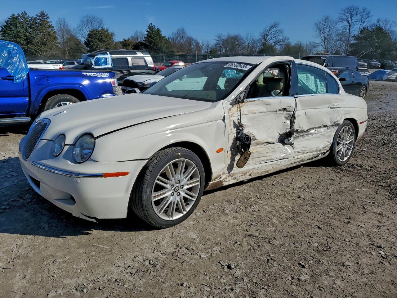 2008 Jaguar S-type White vin: SAJWA01A88FN84138