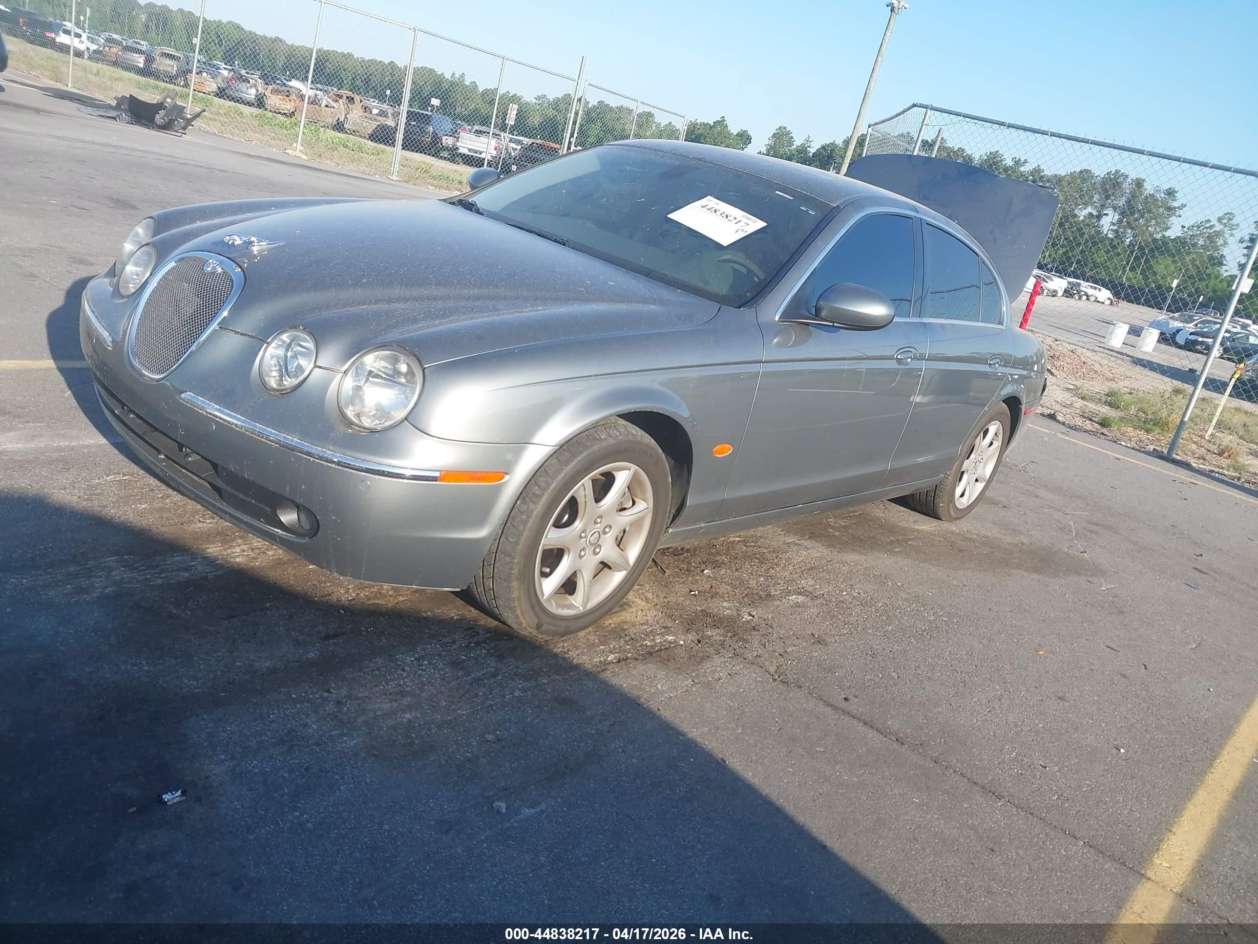 2006 Jaguar S-type 4.2l V8 Gray vin: SAJWA01B56HN52743